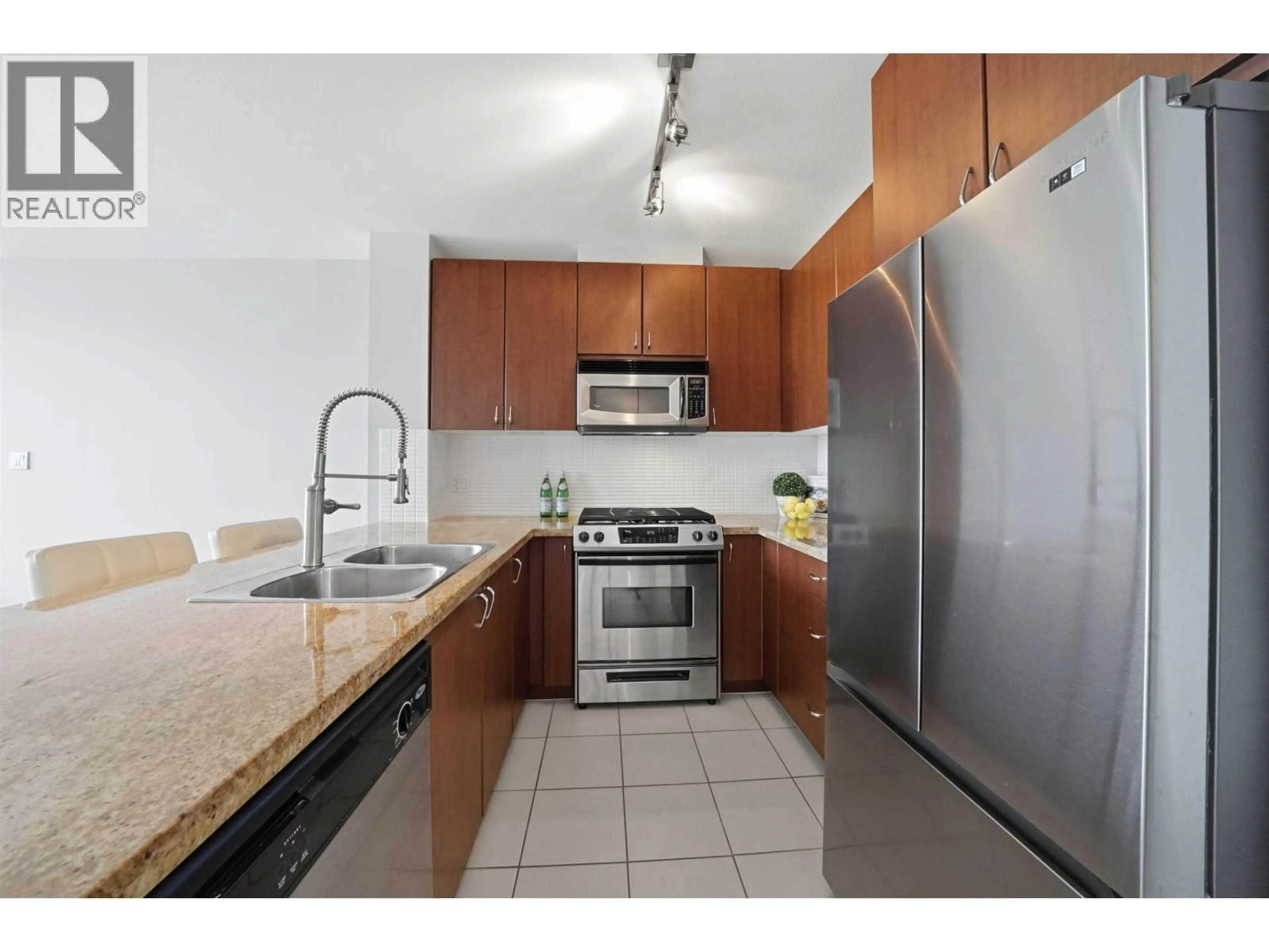 Standard kitchen, unknown for 1107 - 9266 UNIVERSITY CRESCENT, Burnaby British Columbia V5A4Z1