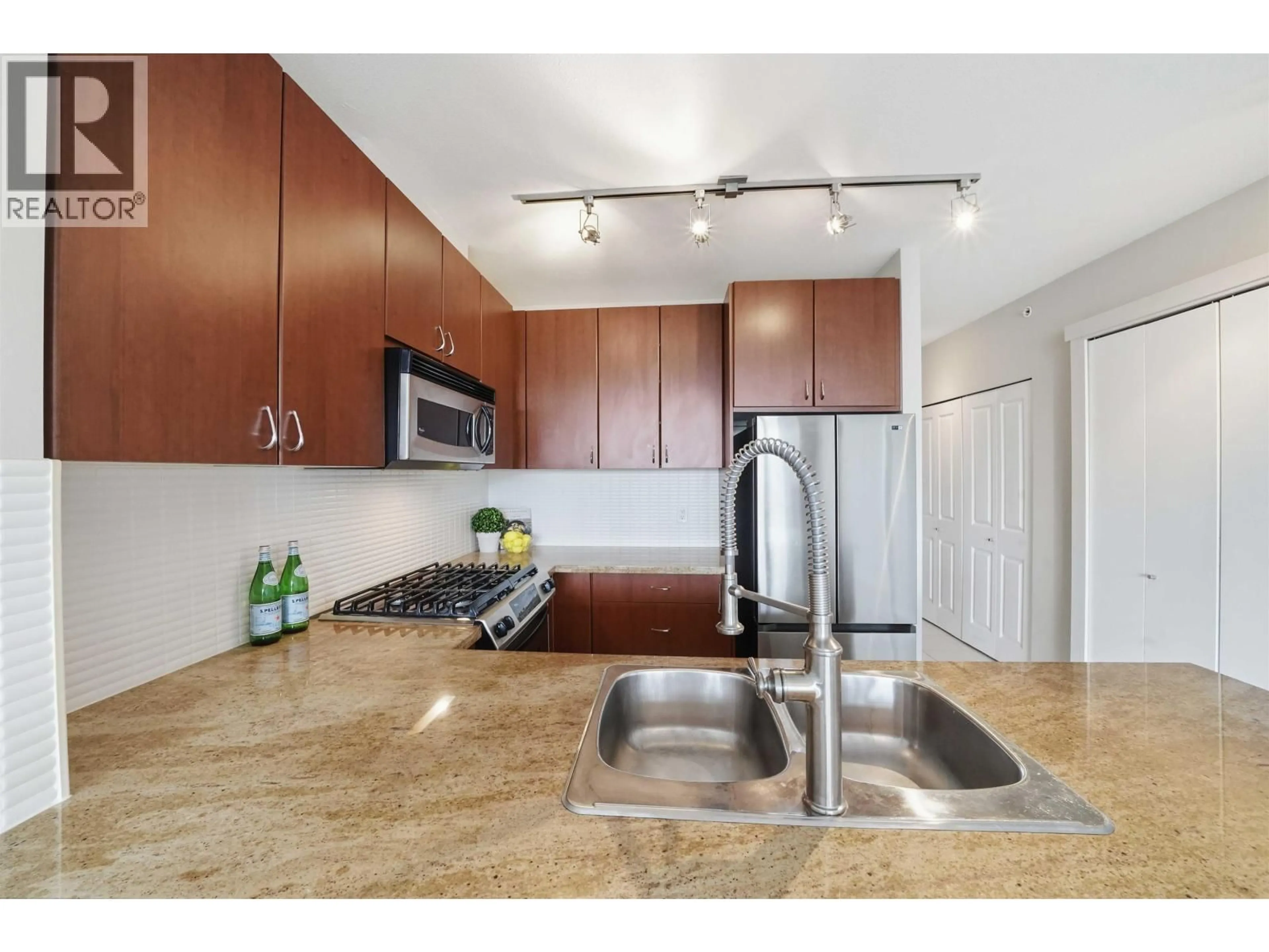 Standard kitchen, unknown for 1107 - 9266 UNIVERSITY CRESCENT, Burnaby British Columbia V5A4Z1