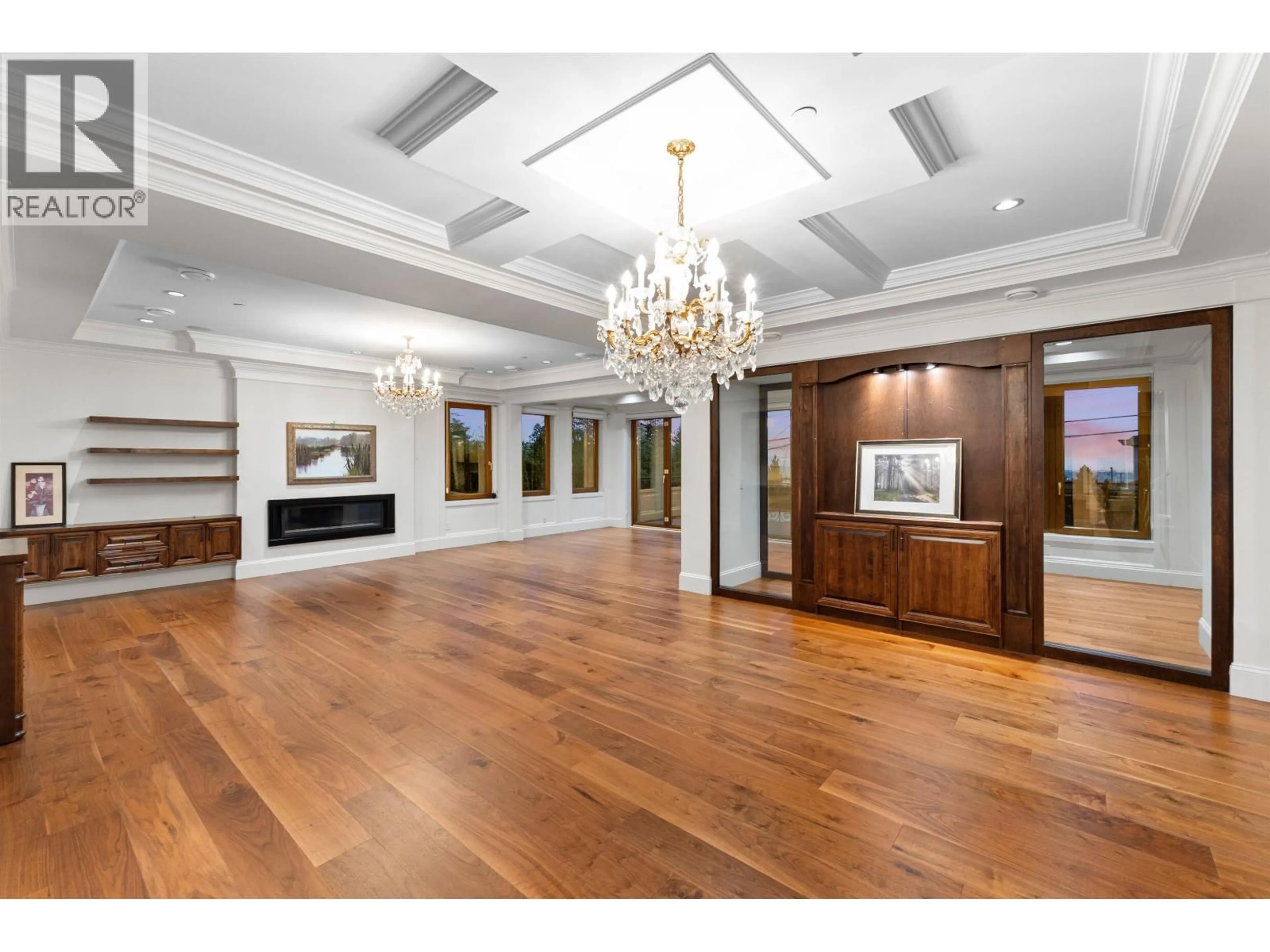 Indoor foyer for 1118 CRESTLINE ROAD, West Vancouver British Columbia V7S2E4