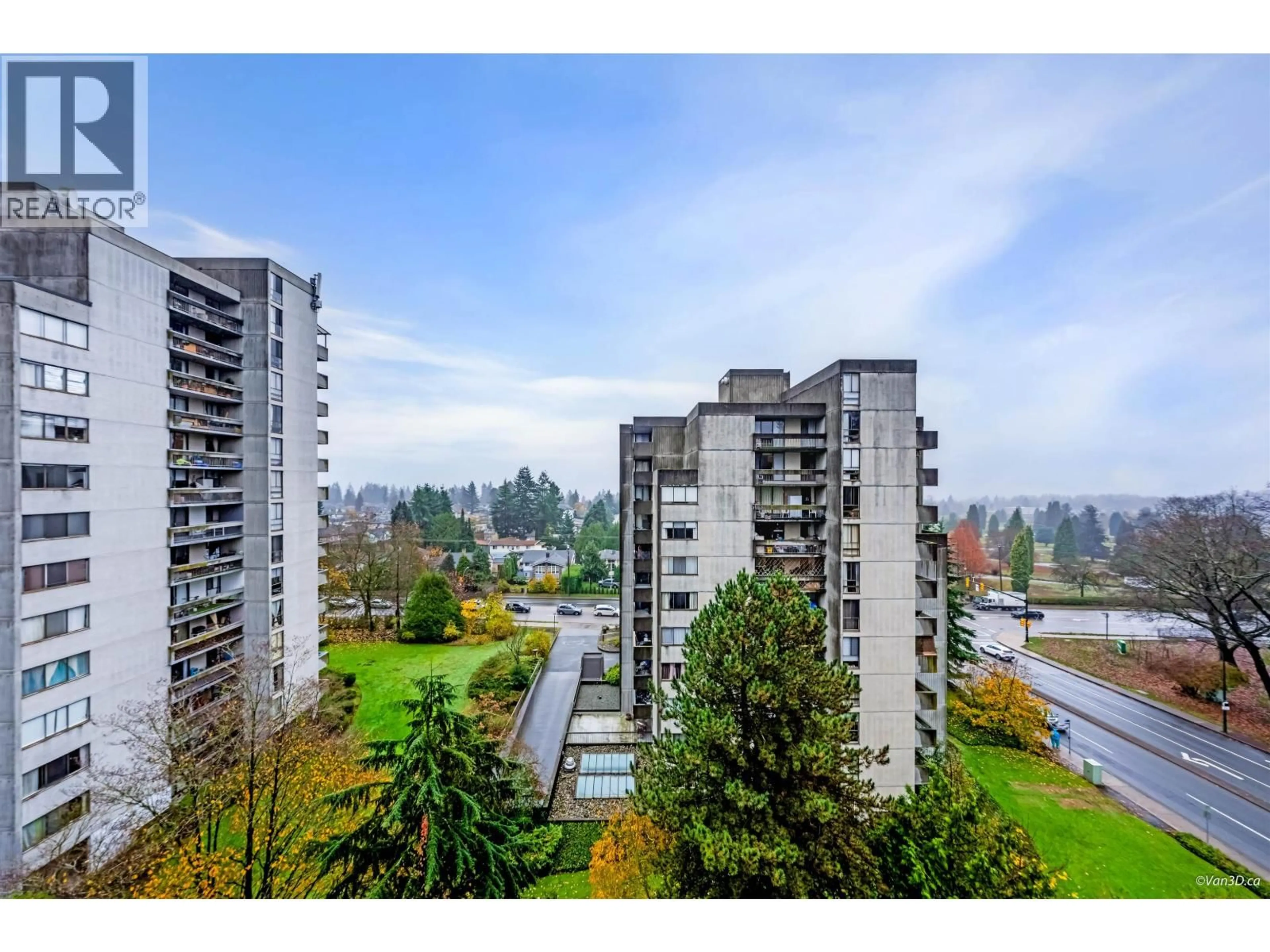 A pic from outside/outdoor area/front of a property/back of a property/a pic from drone, city buildings view from balcony for 905 - 6689 WILLINGDON AVENUE, Burnaby British Columbia V5H3Y8