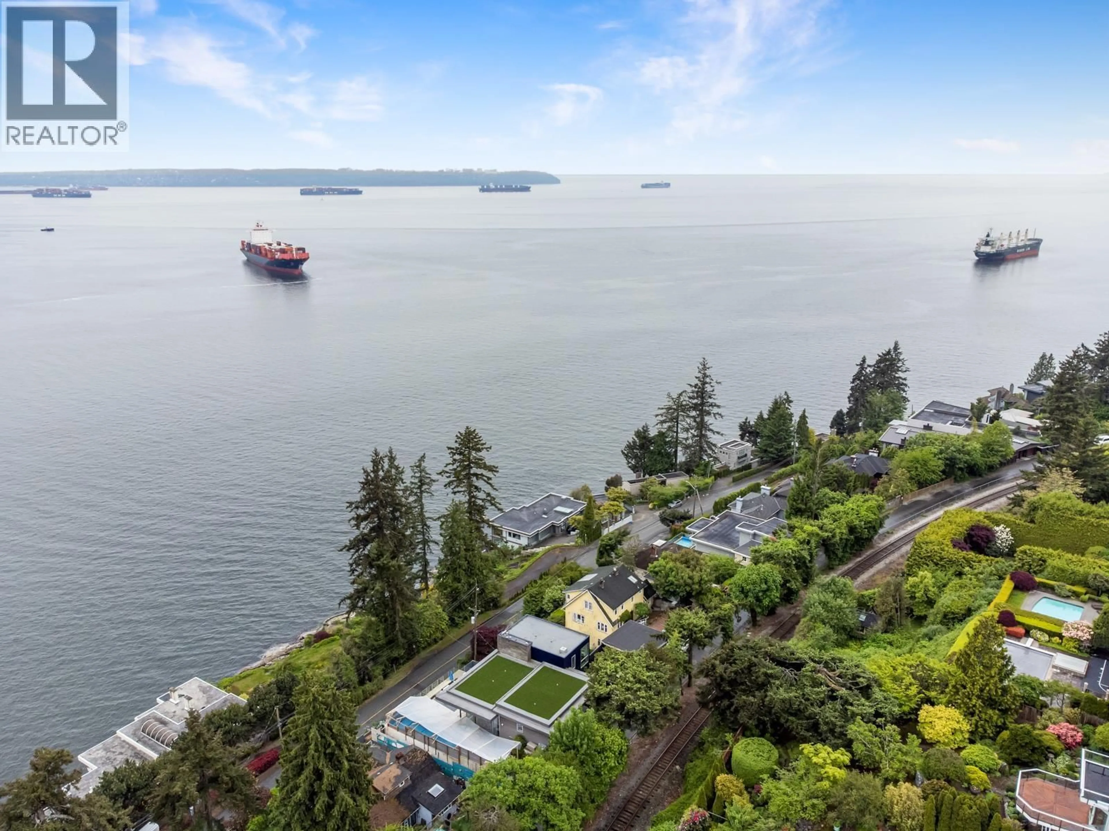 A pic from outside/outdoor area/front of a property/back of a property/a pic from drone, water/lake/river/ocean view for 3615 SUNSET LANE, West Vancouver British Columbia V7V1N3