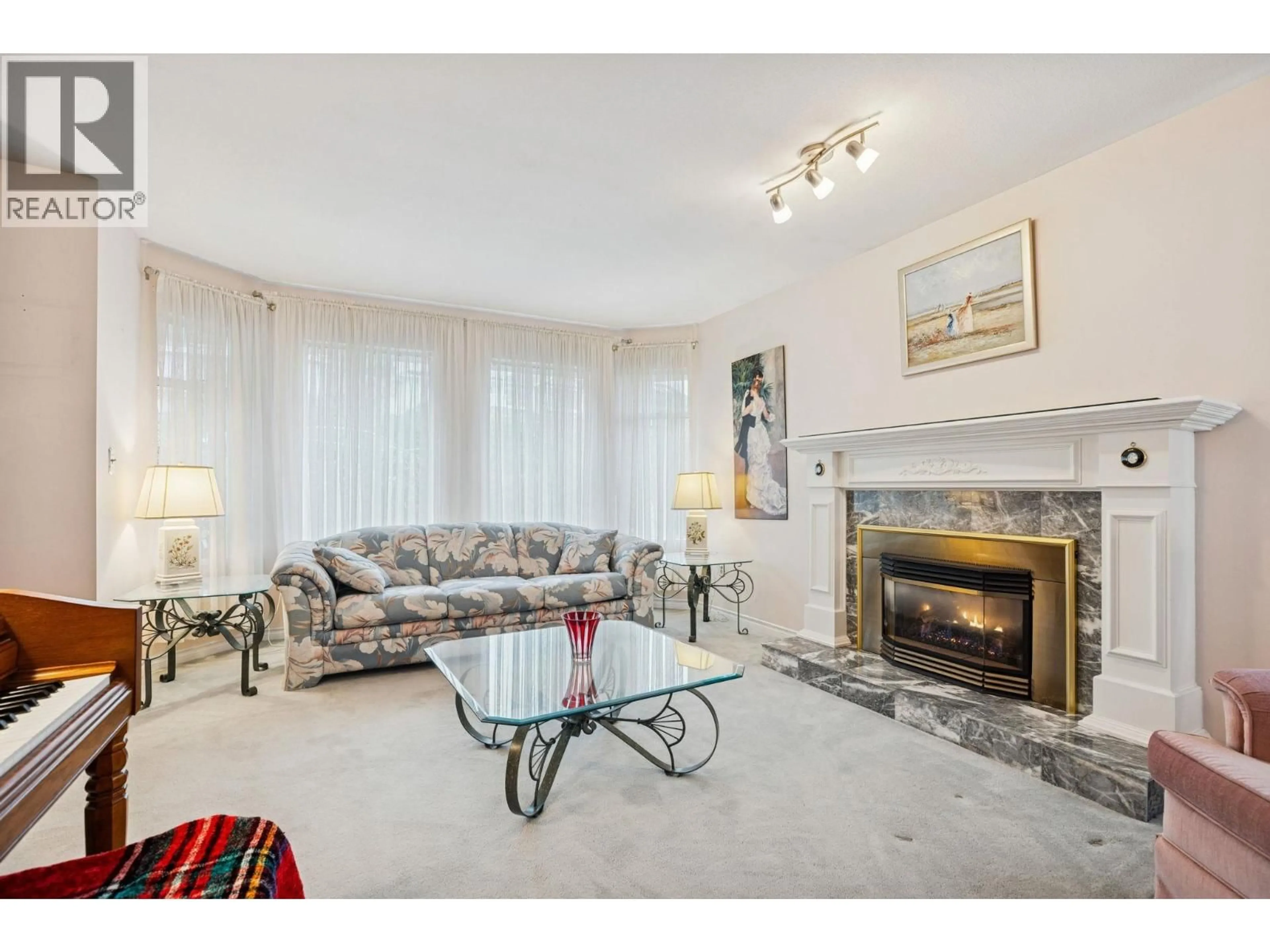 Living room with furniture, unknown for 2824 NASH DRIVE, Coquitlam British Columbia V3B6V5