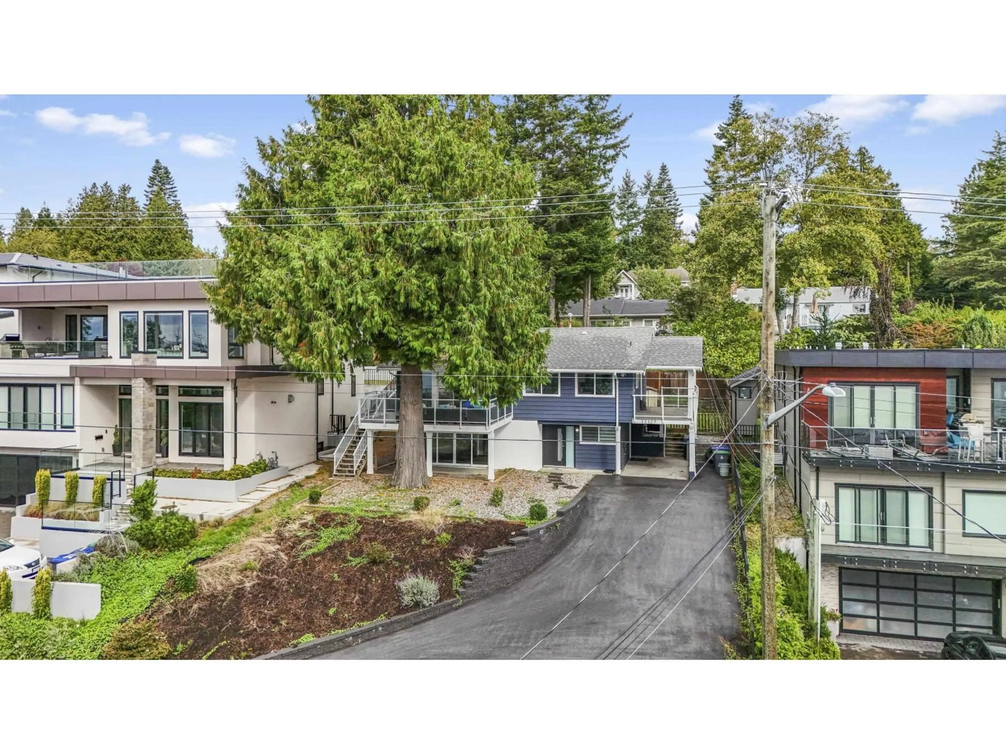 A pic from outside/outdoor area/front of a property/back of a property/a pic from drone, street for 13179 MARINE DRIVE, Surrey British Columbia V4A1E6