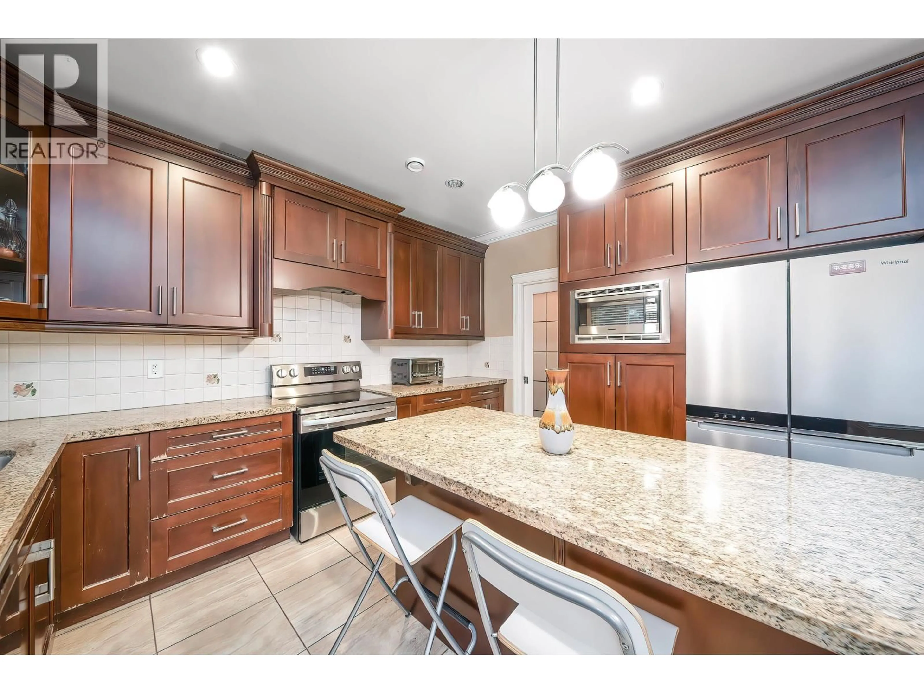 Open concept kitchen, ceramic/tile floor for 3668 BLUNDELL ROAD, Richmond British Columbia V7C1G4