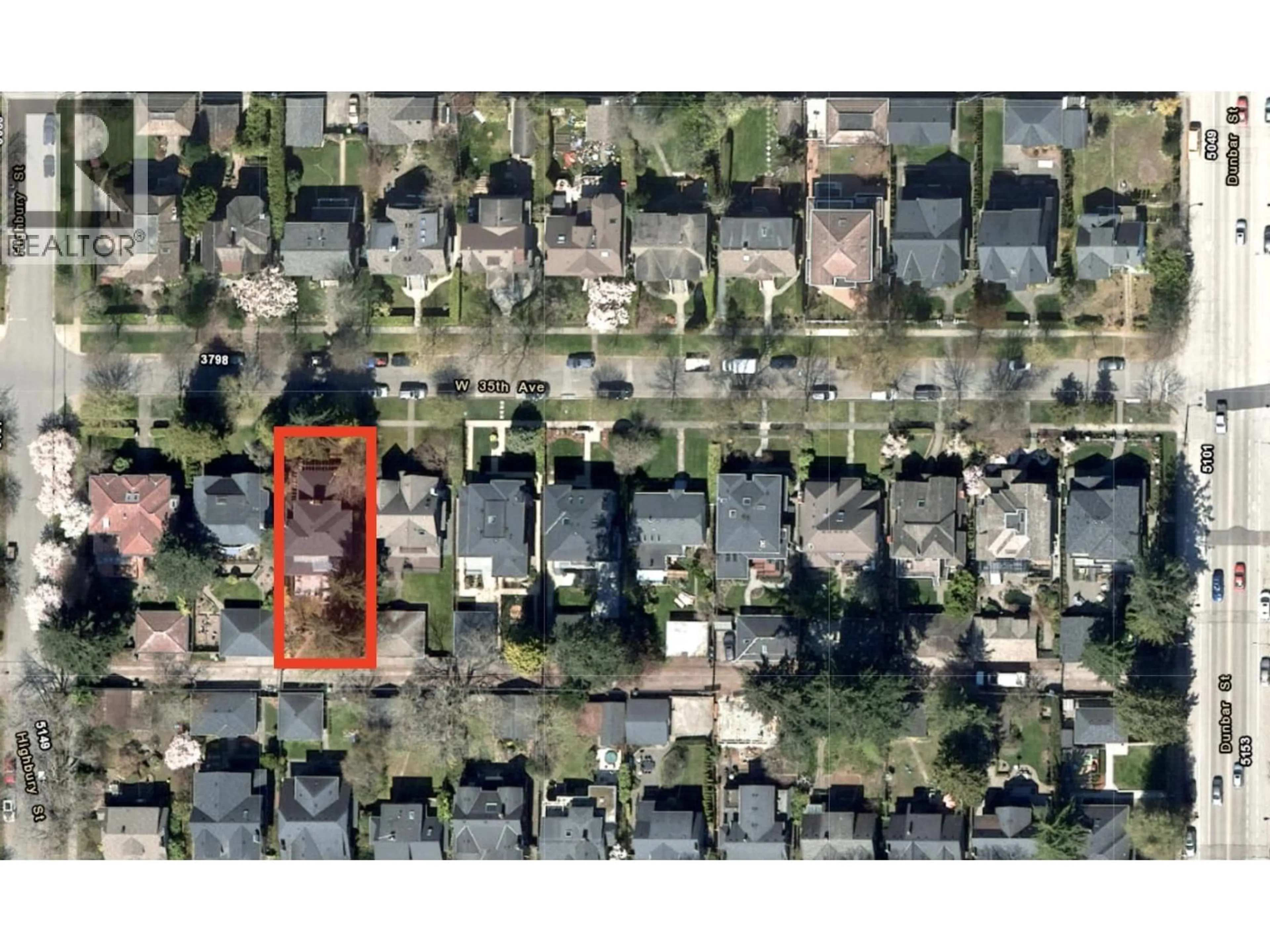 A pic from outside/outdoor area/front of a property/back of a property/a pic from drone, street for 3758 35TH AVENUE, Vancouver British Columbia V6N2N7