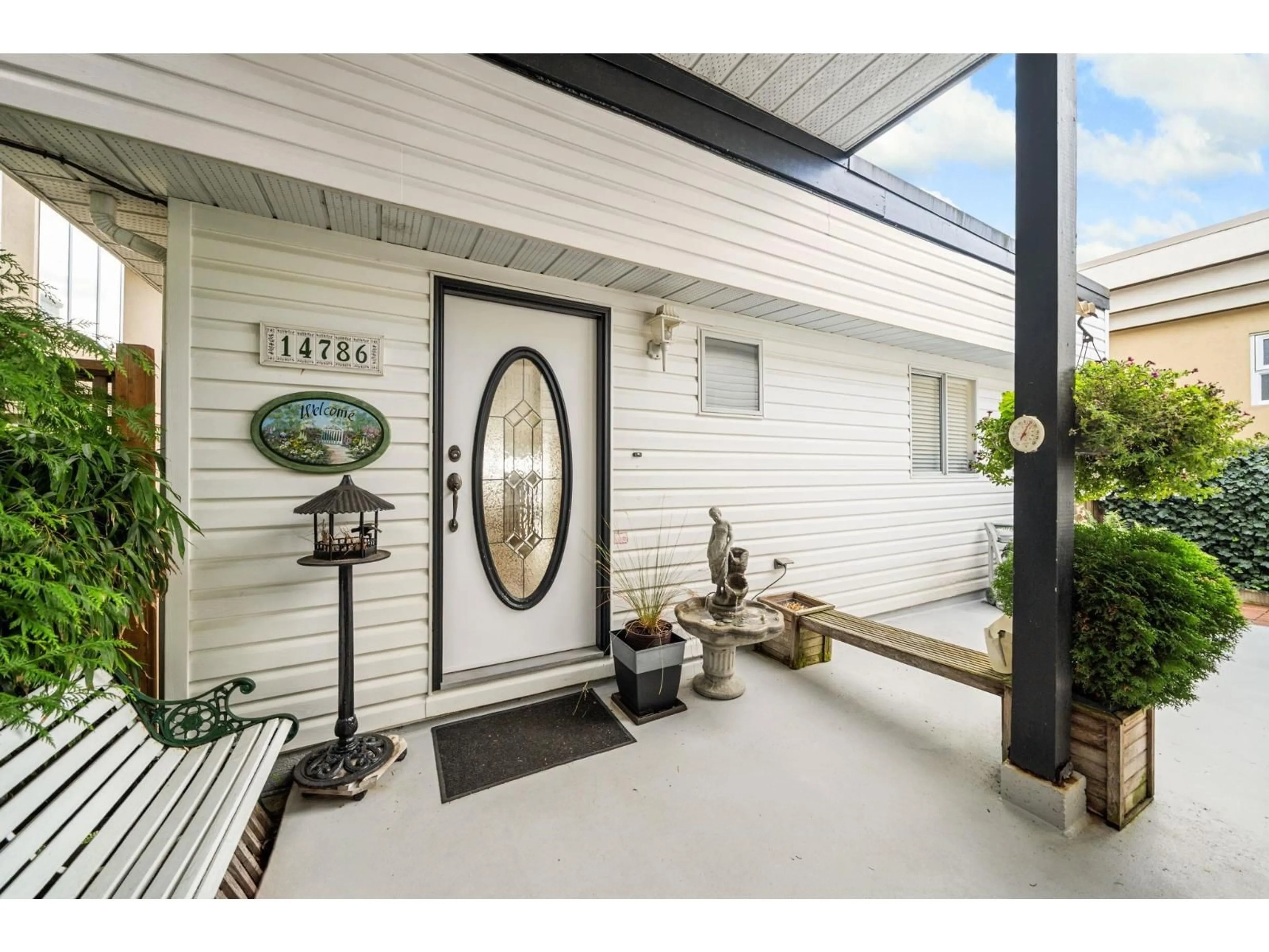 Indoor entryway for 14786 UPPER ROPER, White Rock British Columbia V4B2C9