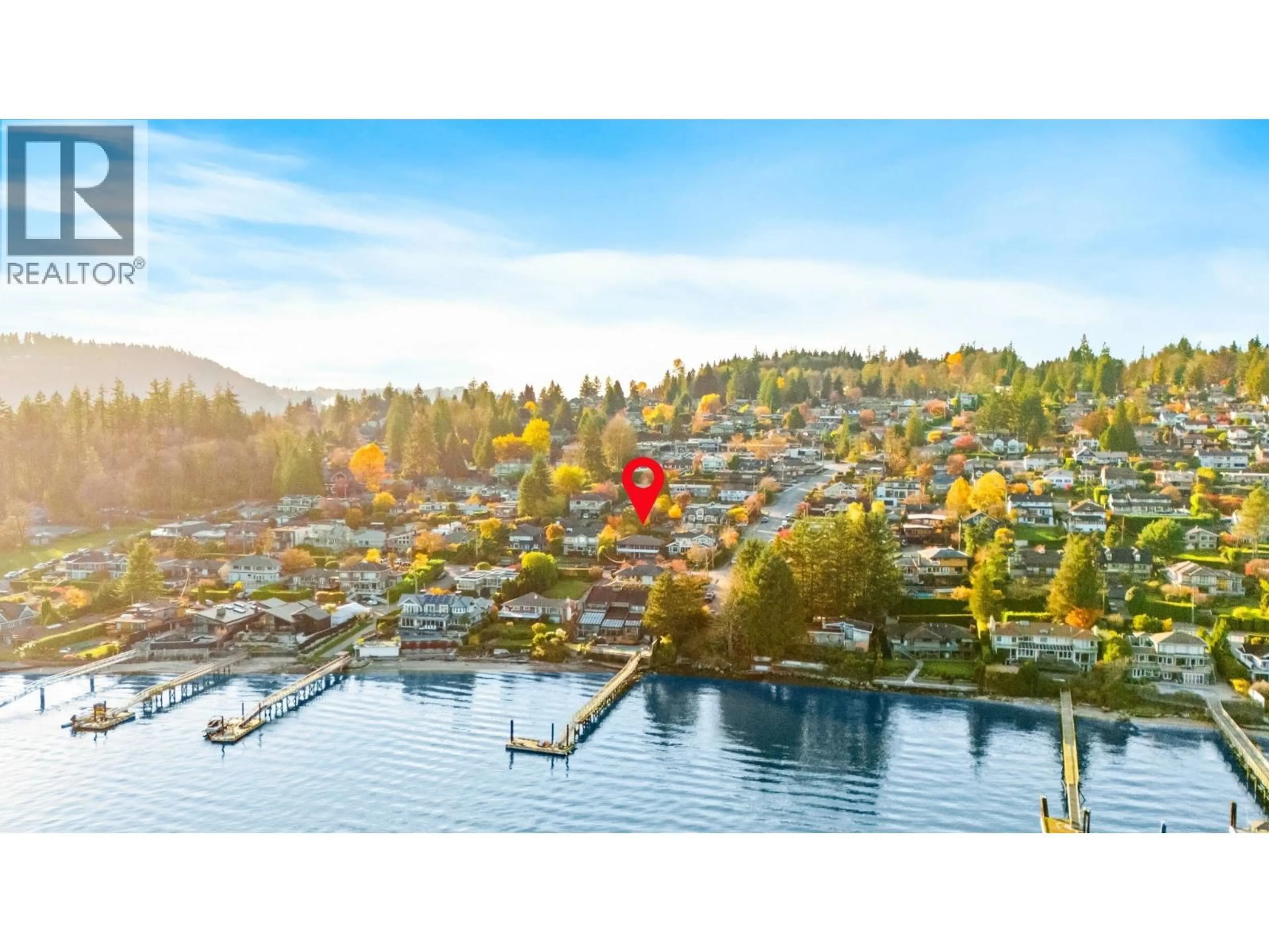 A pic from outside/outdoor area/front of a property/back of a property/a pic from drone, water/lake/river/ocean view for 463 BEACHVIEW DRIVE, North Vancouver British Columbia V7G1P5