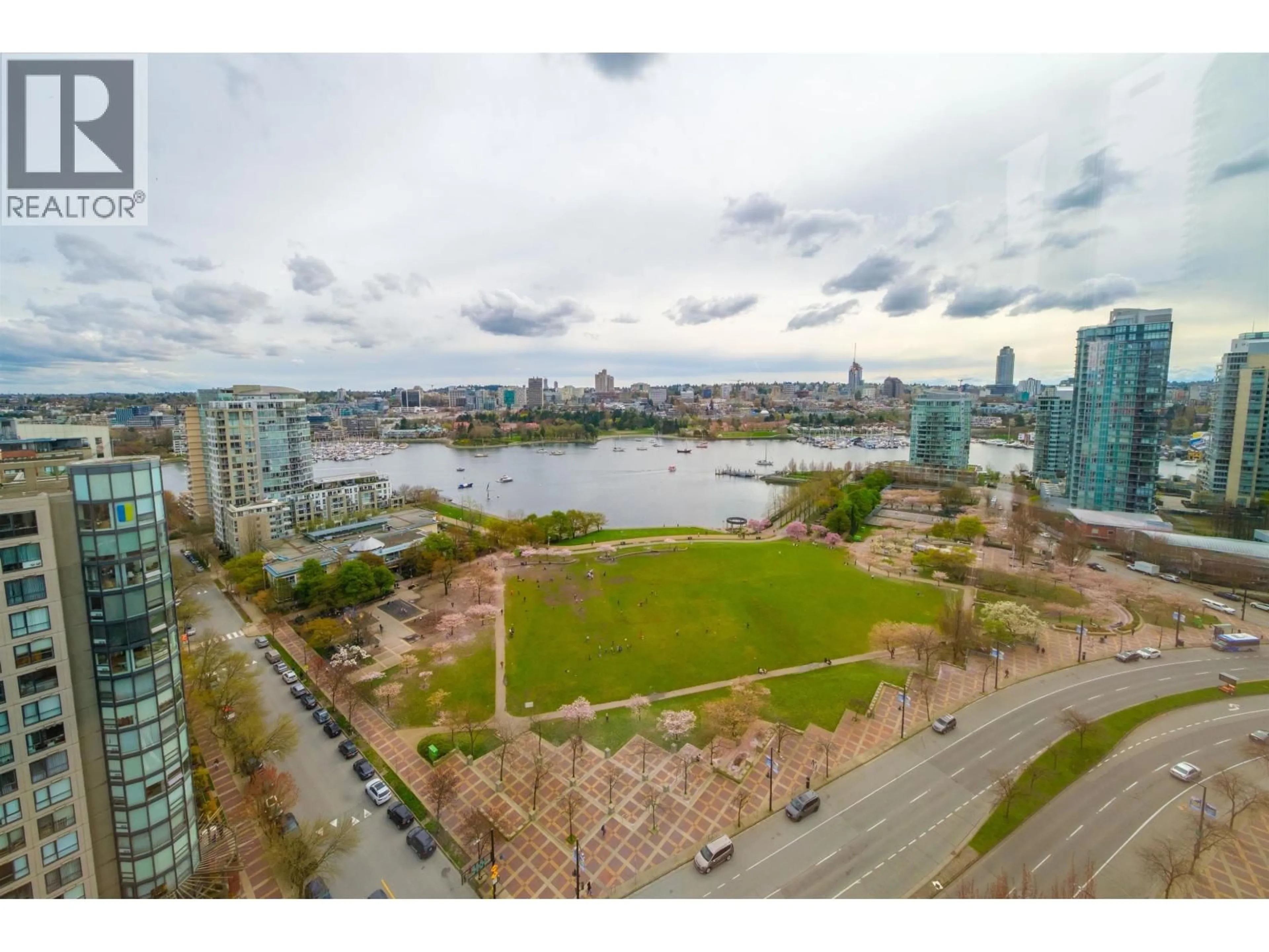A pic from outside/outdoor area/front of a property/back of a property/a pic from drone, water/lake/river/ocean view for 2202 - 289 DRAKE STREET, Vancouver British Columbia V6B5Z5