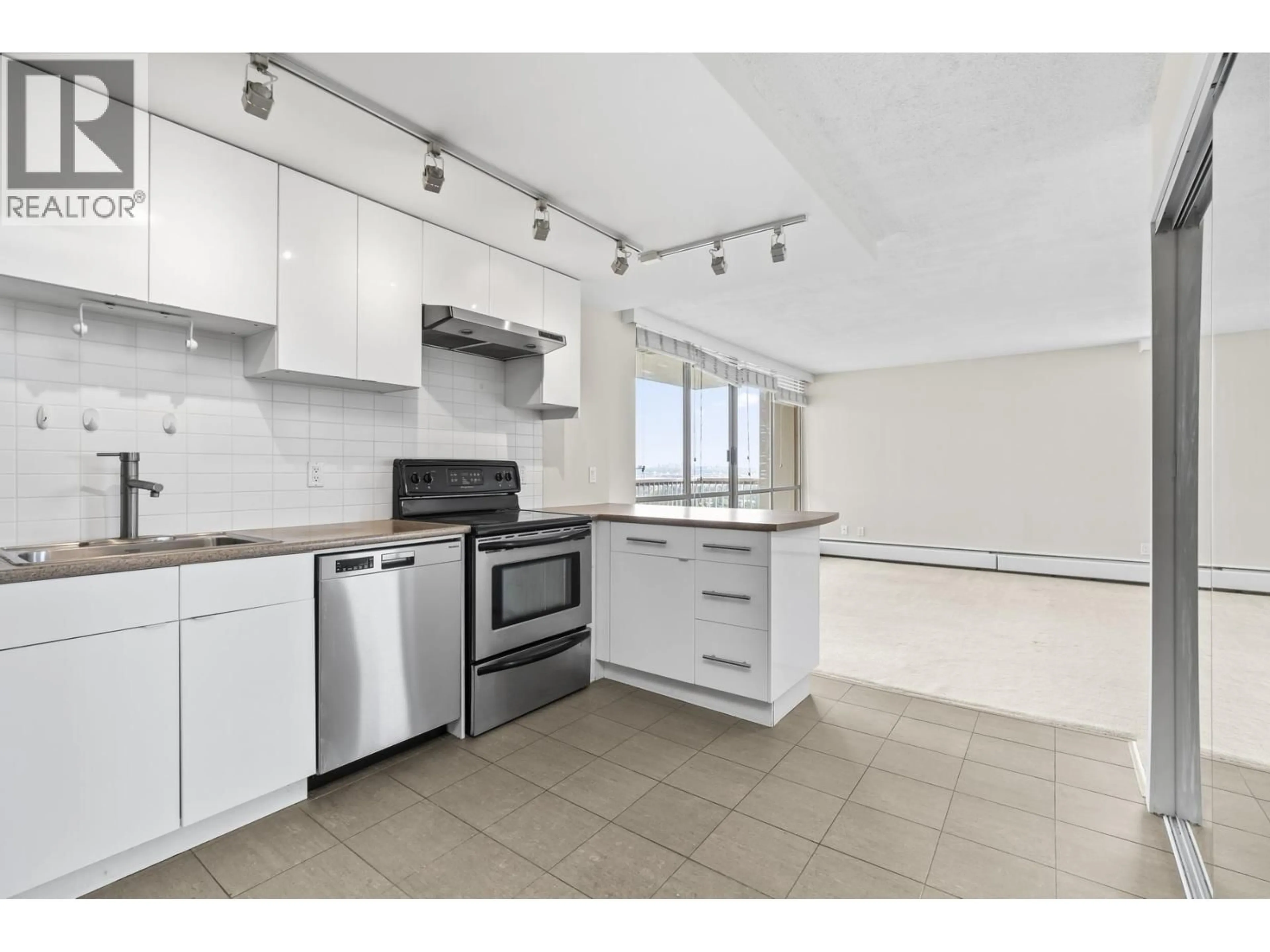 Standard kitchen, unknown for 1610 - 2016 FULLERTON AVENUE, North Vancouver British Columbia V7P3E6