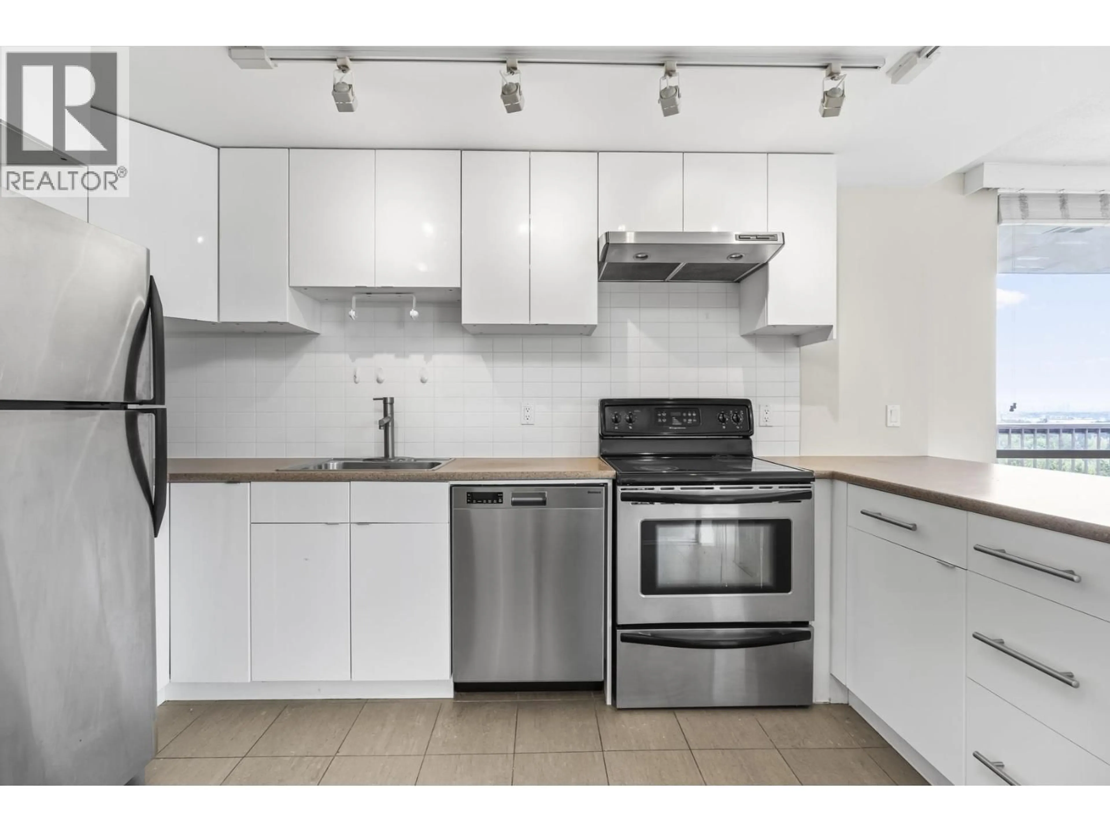 Standard kitchen, unknown for 1610 - 2016 FULLERTON AVENUE, North Vancouver British Columbia V7P3E6