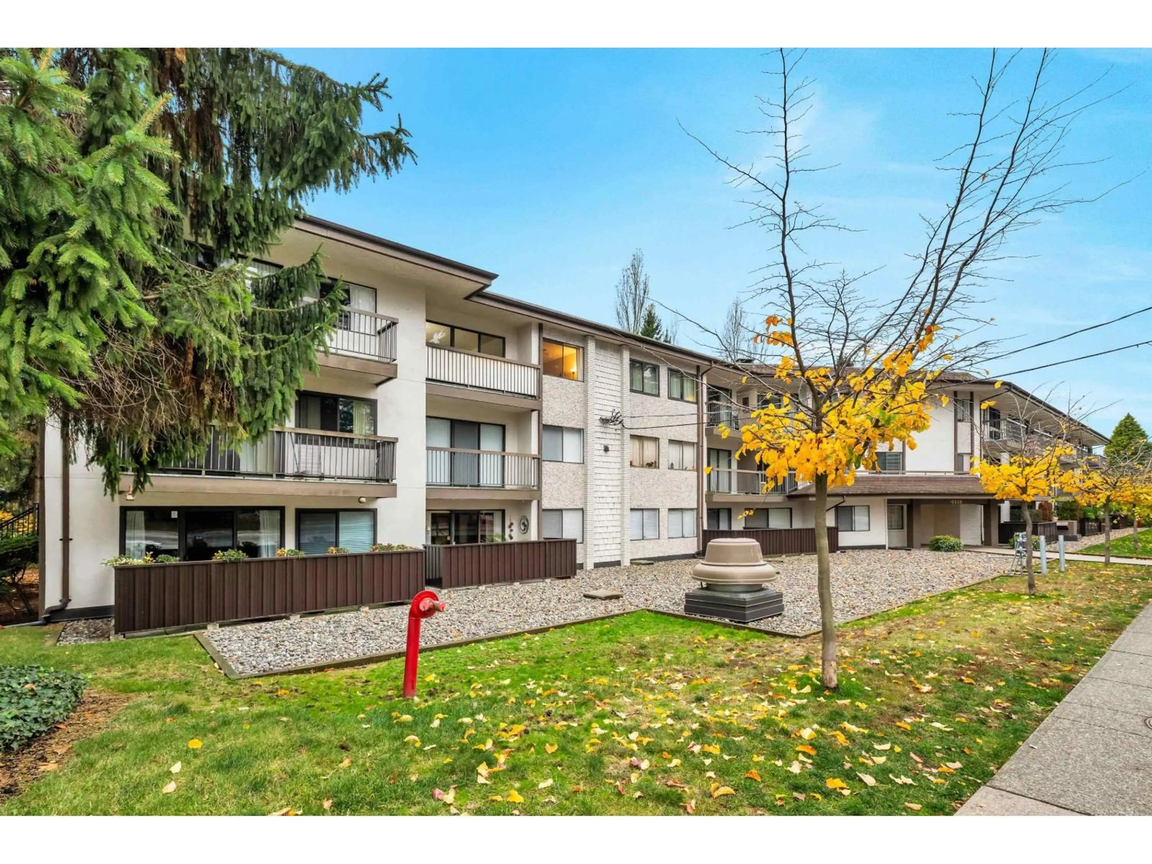 Patio, unknown for 316 - 15020 NORTH BLUFF, White Rock British Columbia V4B5A4