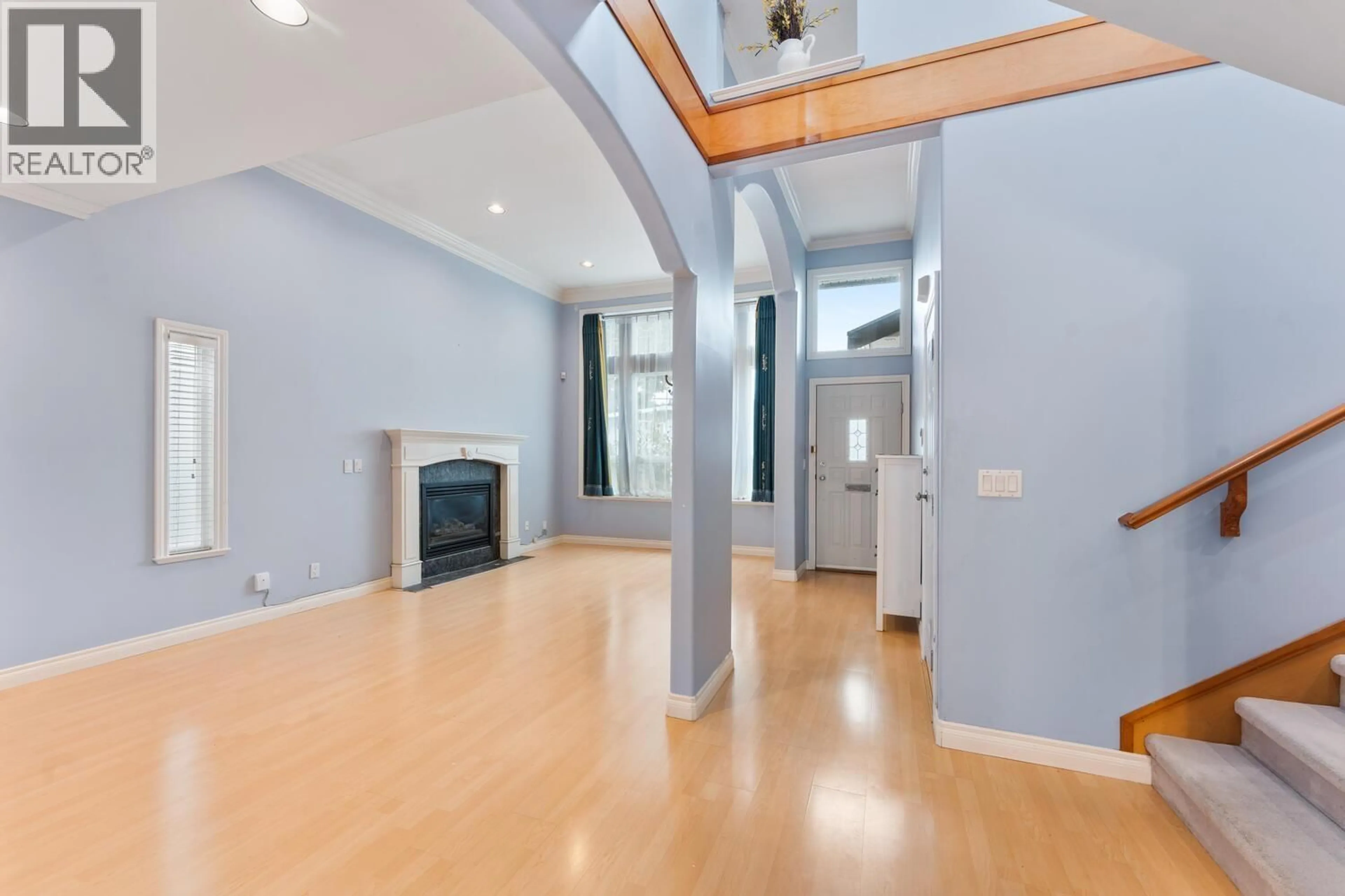 Unknown for 7573 17TH AVENUE, Burnaby British Columbia V3N1L6