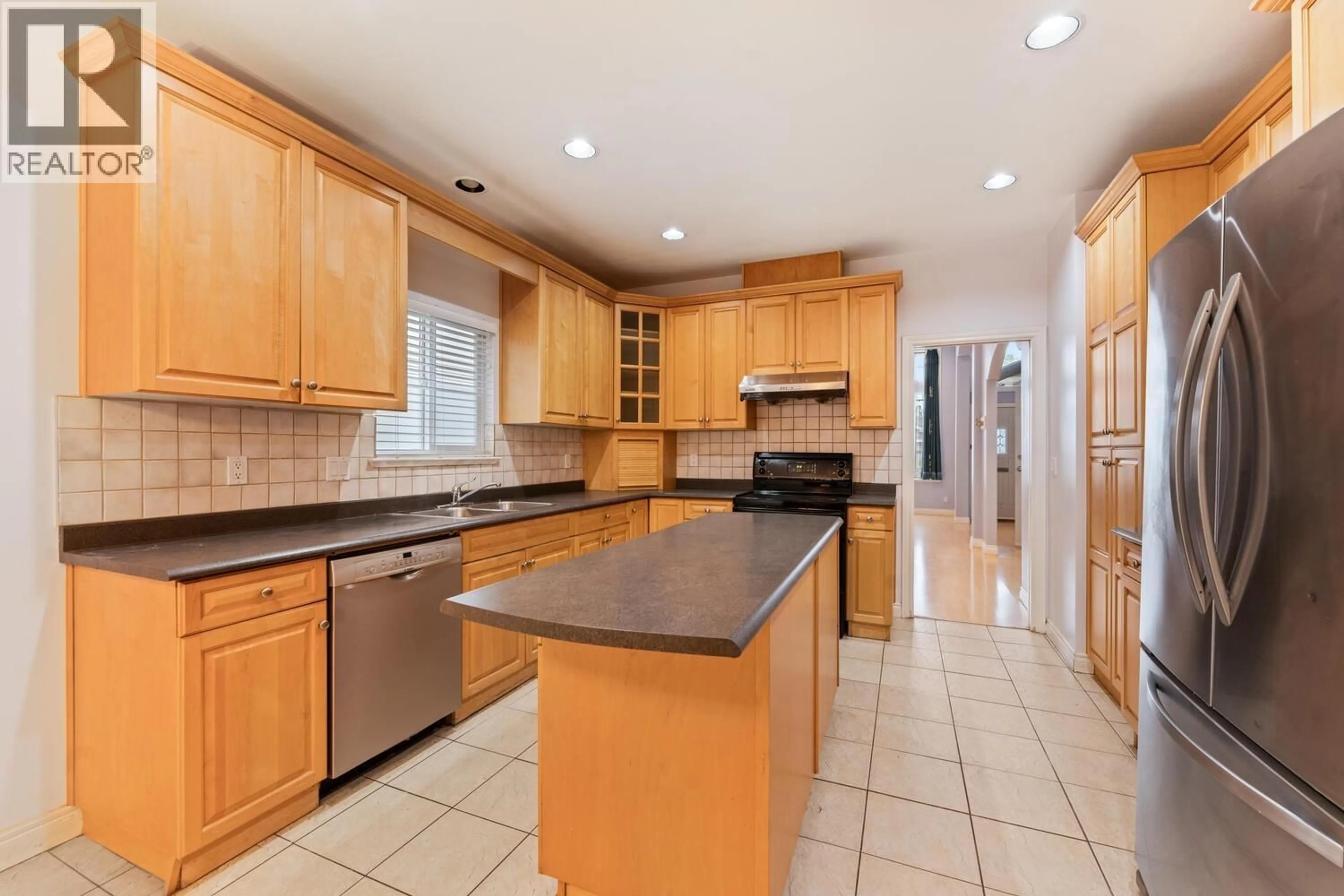 Unknown for 7573 17TH AVENUE, Burnaby British Columbia V3N1L6