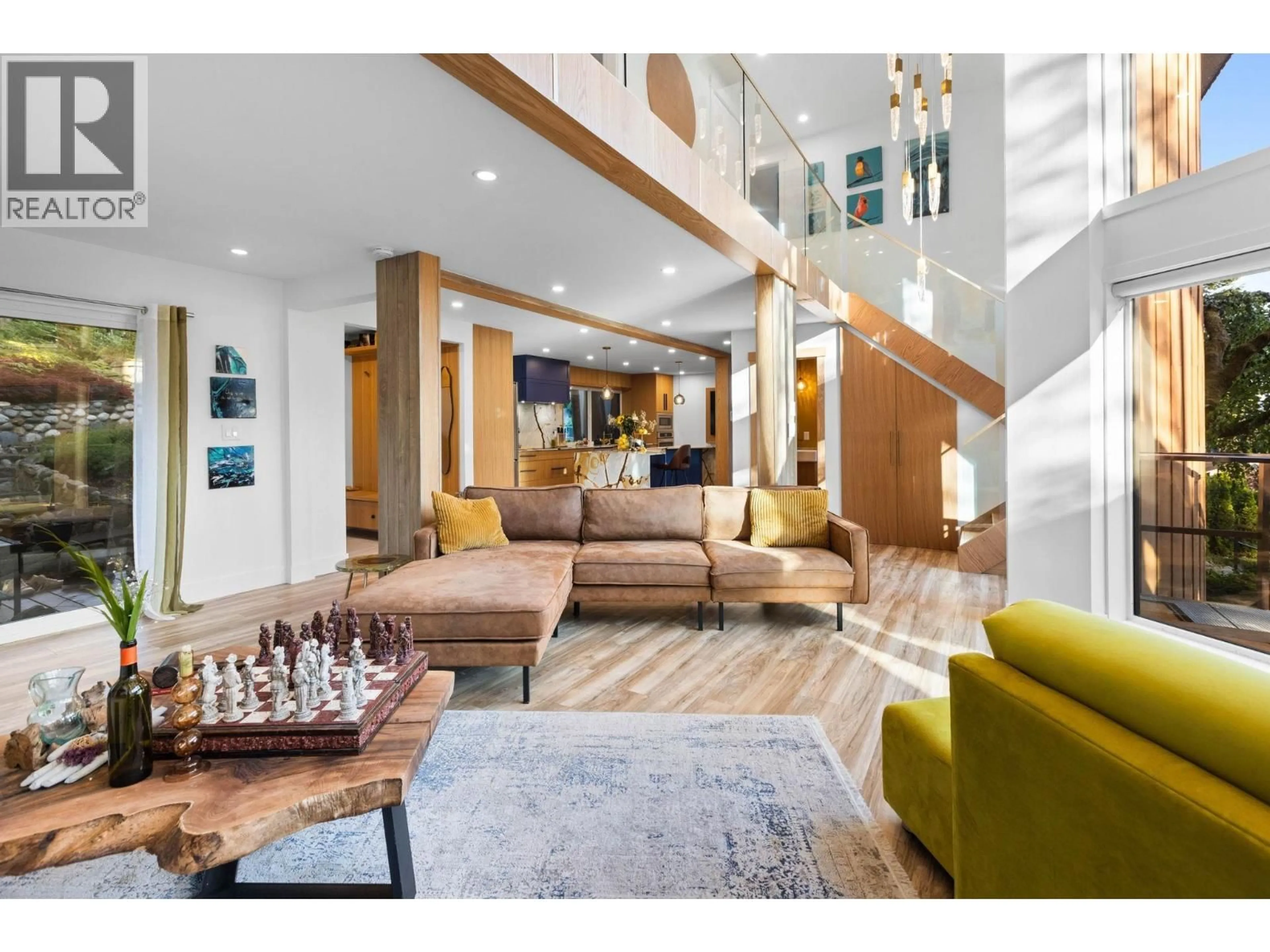 Lobby for 159 ROE DRIVE, Port Moody British Columbia V3H3M9