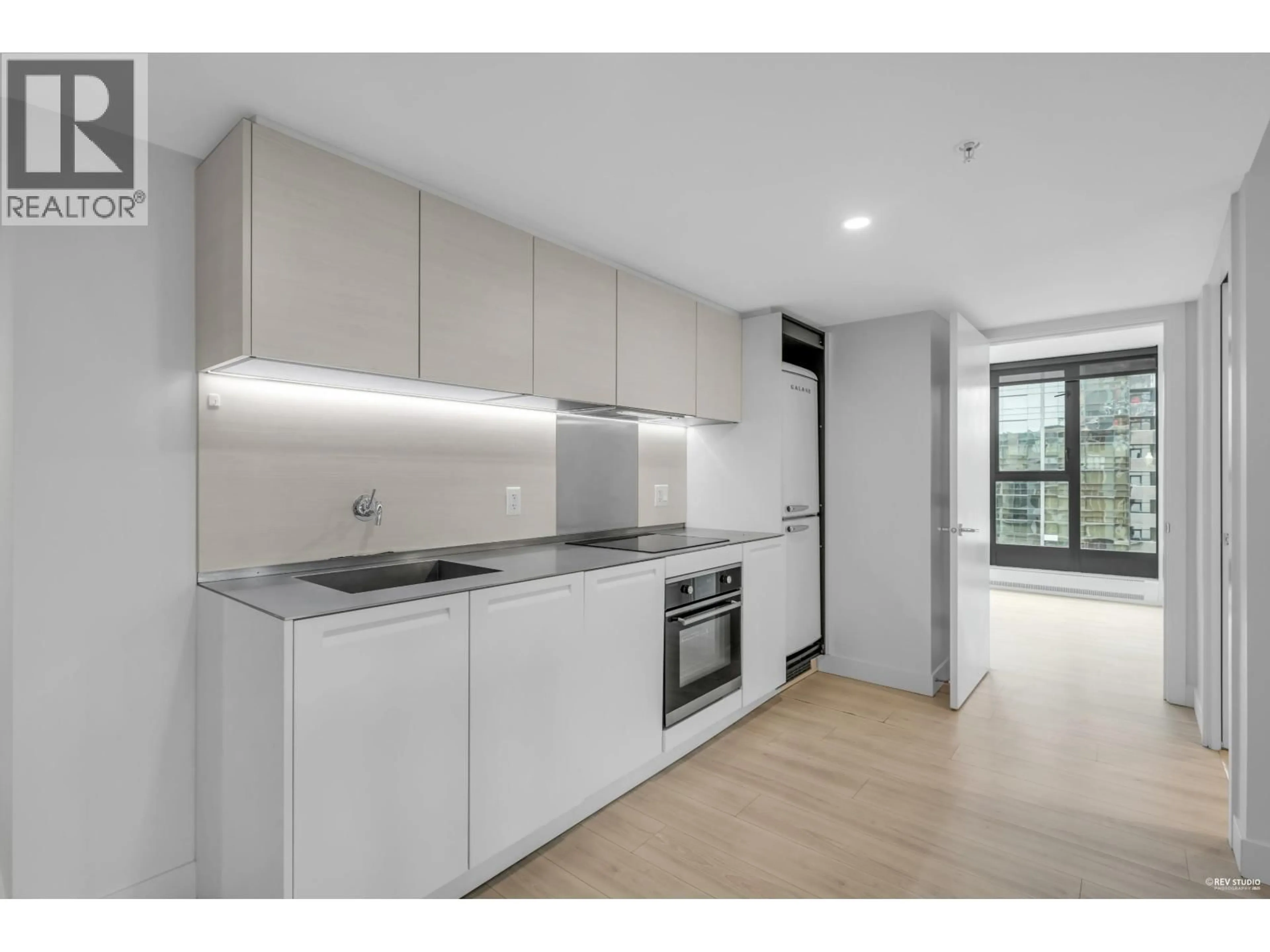 Standard kitchen, unknown for 1902 - 1133 HORNBY STREET, Vancouver British Columbia V6Z1W1