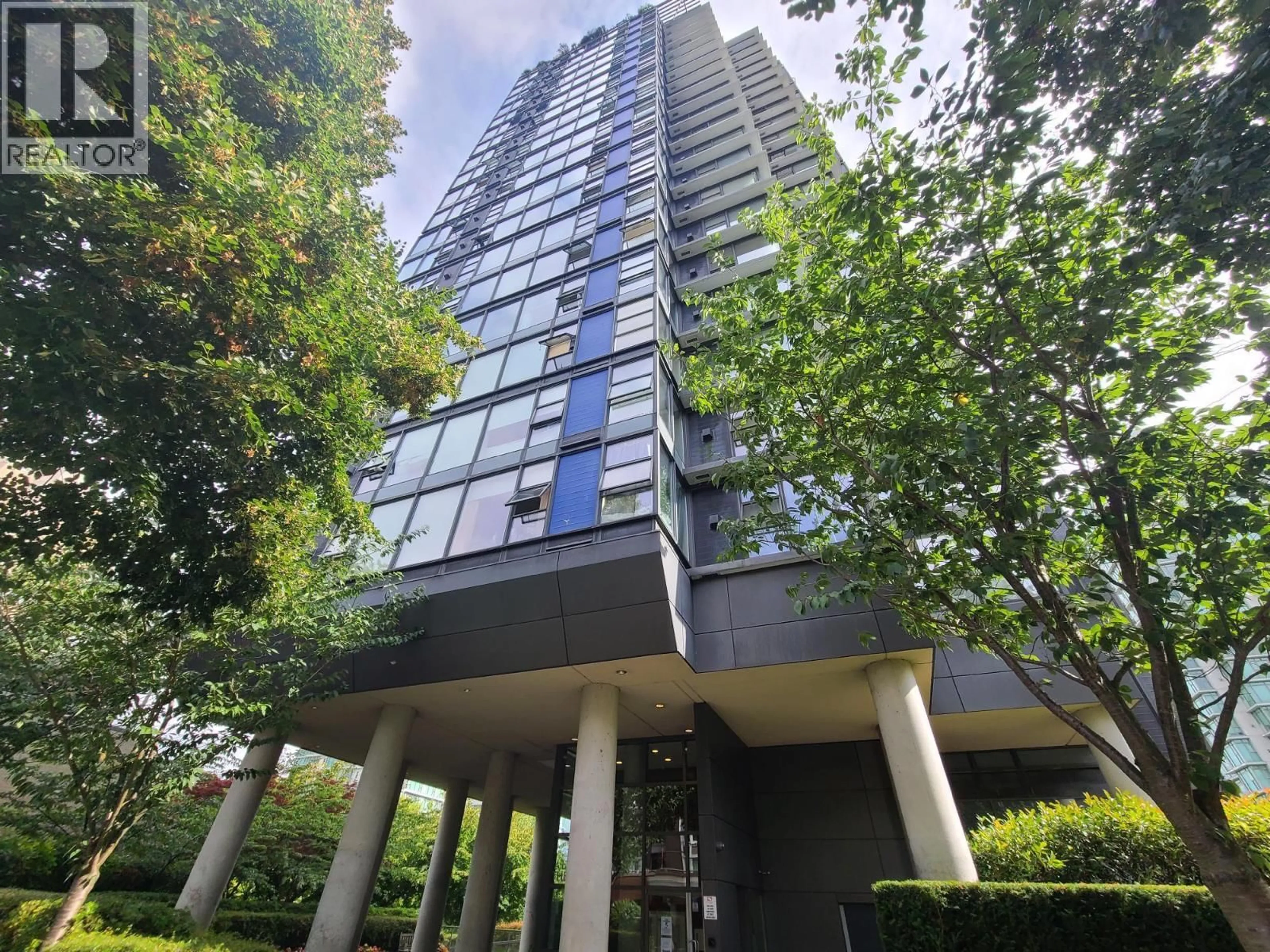 Indoor foyer for 1001 - 1723 ALBERNI STREET, Vancouver British Columbia V6G3G9