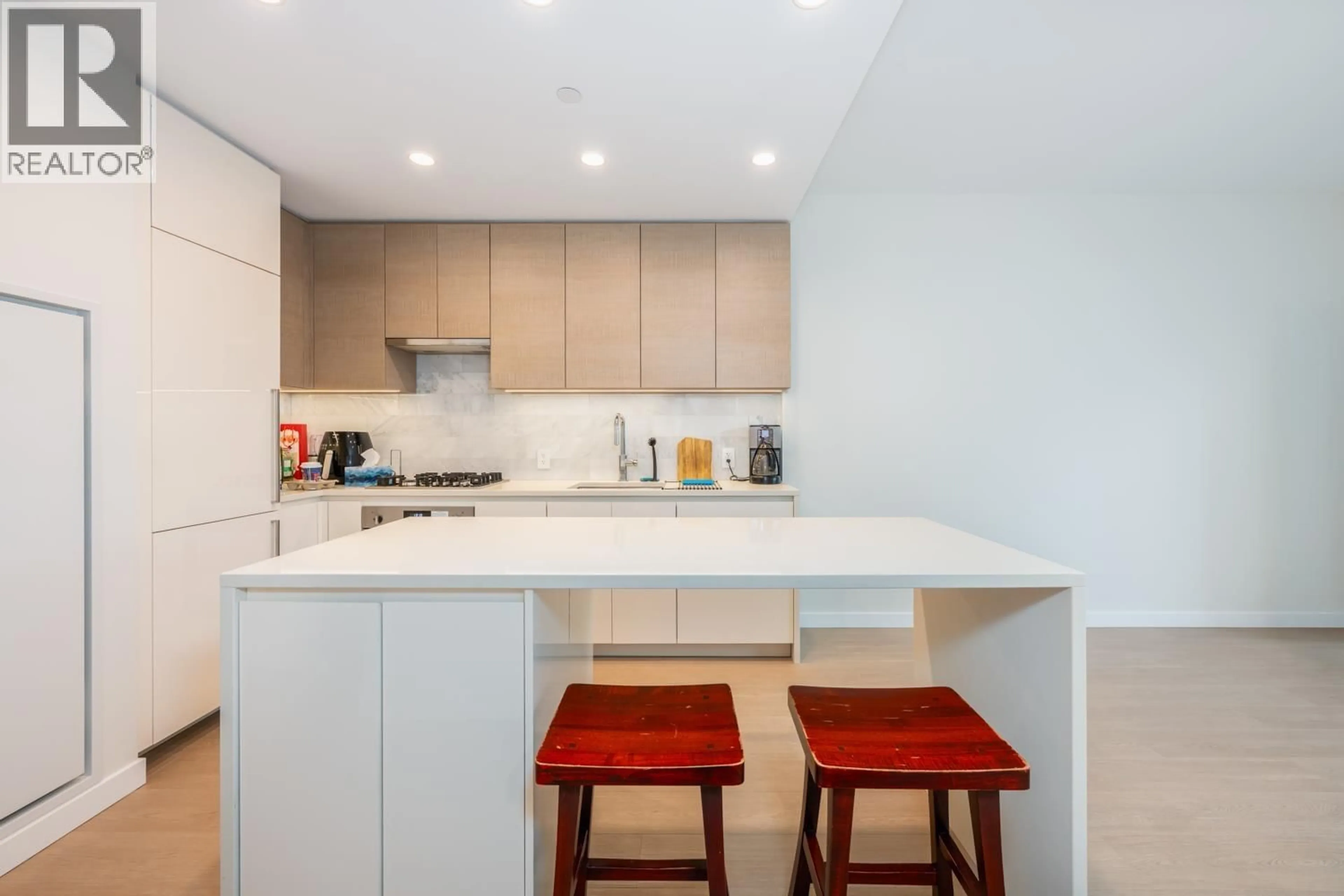 Standard kitchen, unknown for 2301 - 4168 LOUGHEED HIGHWAY, Burnaby British Columbia V5C0N9
