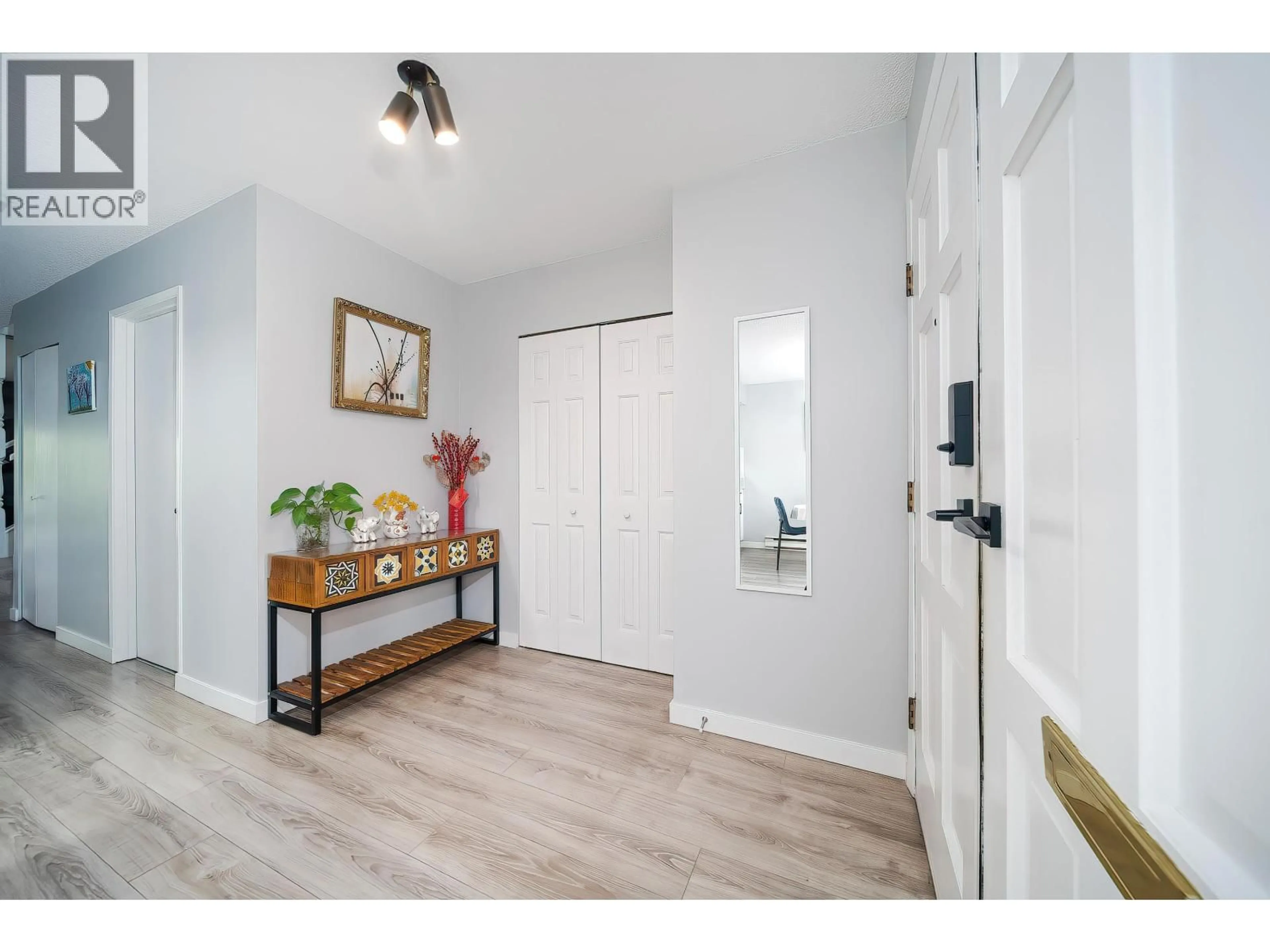 Indoor entryway for 50 - 10391 NO. 3 ROAD, Richmond British Columbia V7A4V2