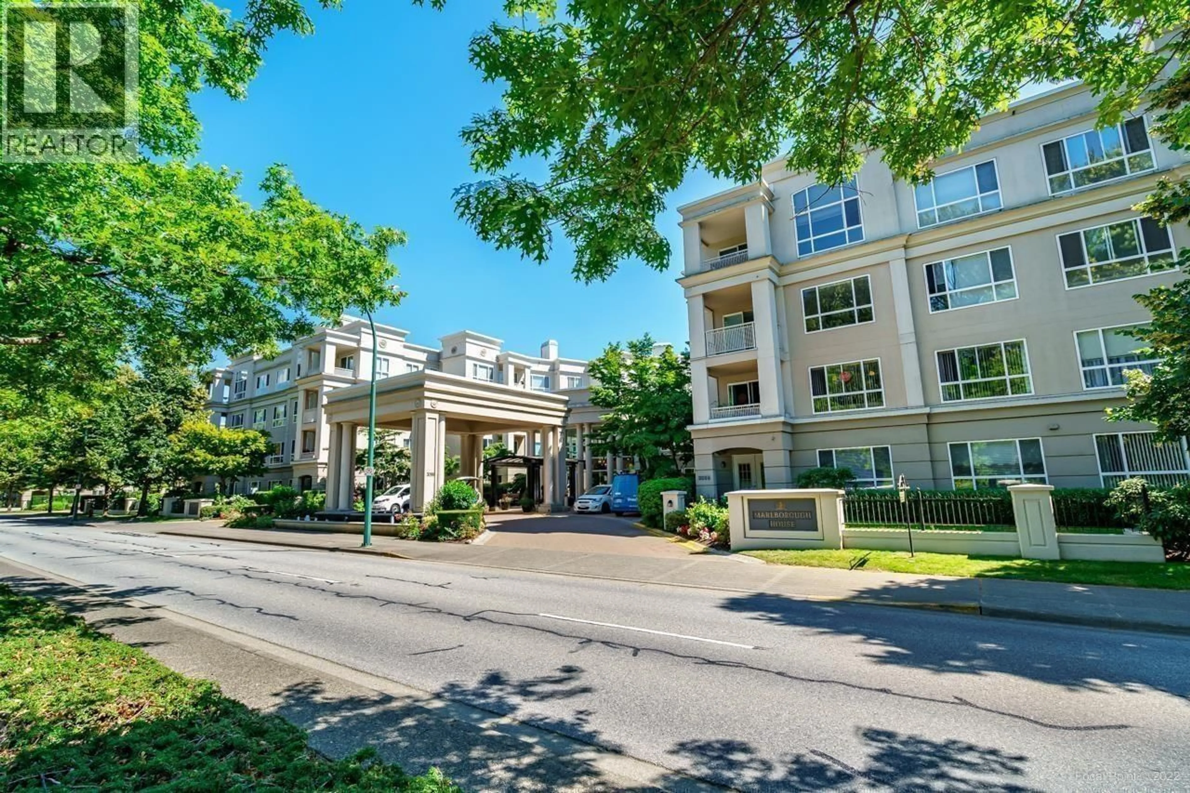 Unknown for 202 - 3098 GUILDFORD WAY, Coquitlam British Columbia V3B7W8