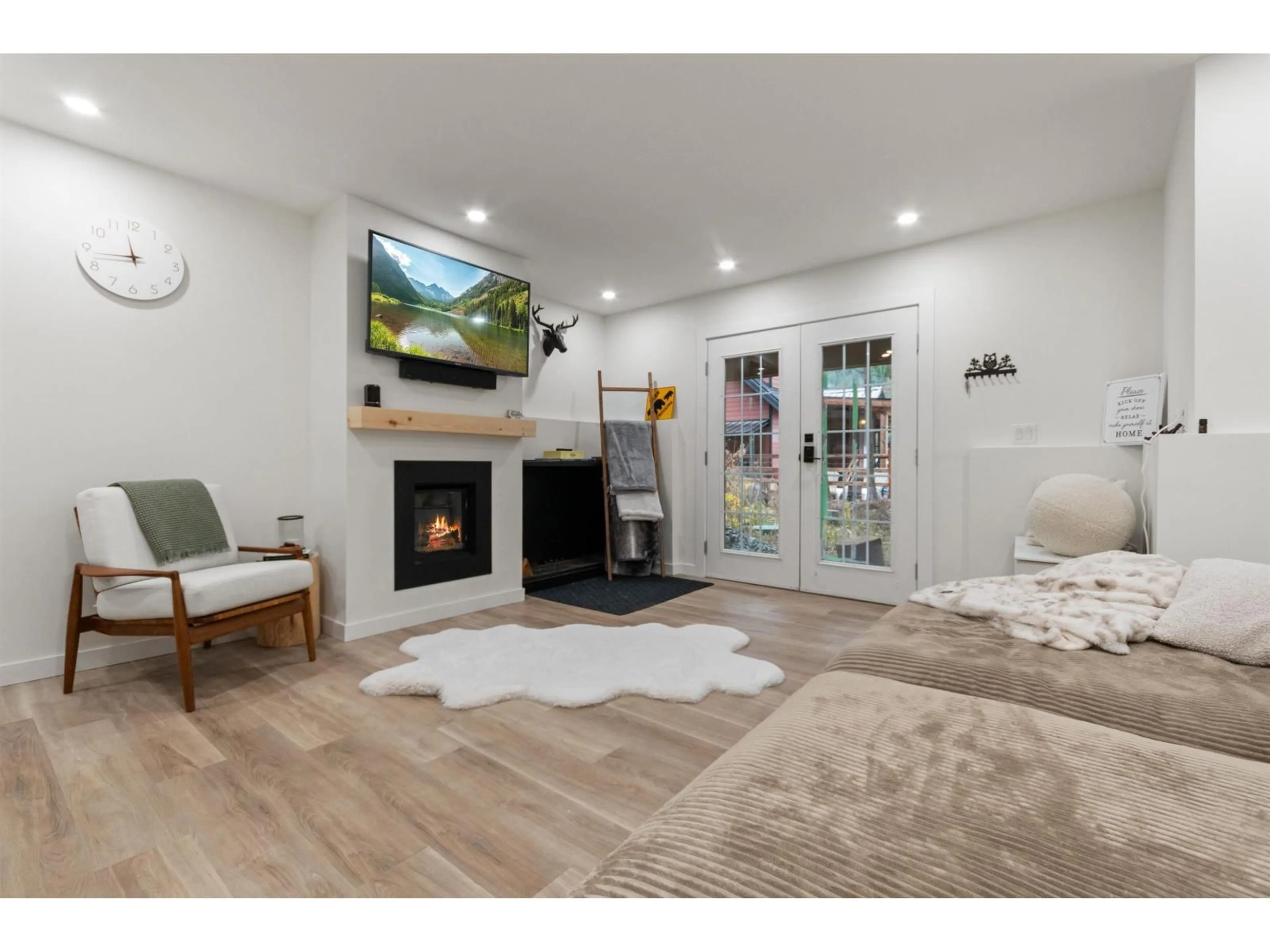 Living room with furniture, unknown for 71365 OLD HOPE PRINCETON HIGHWAY, Sunshine Valley British Columbia V0X1L5