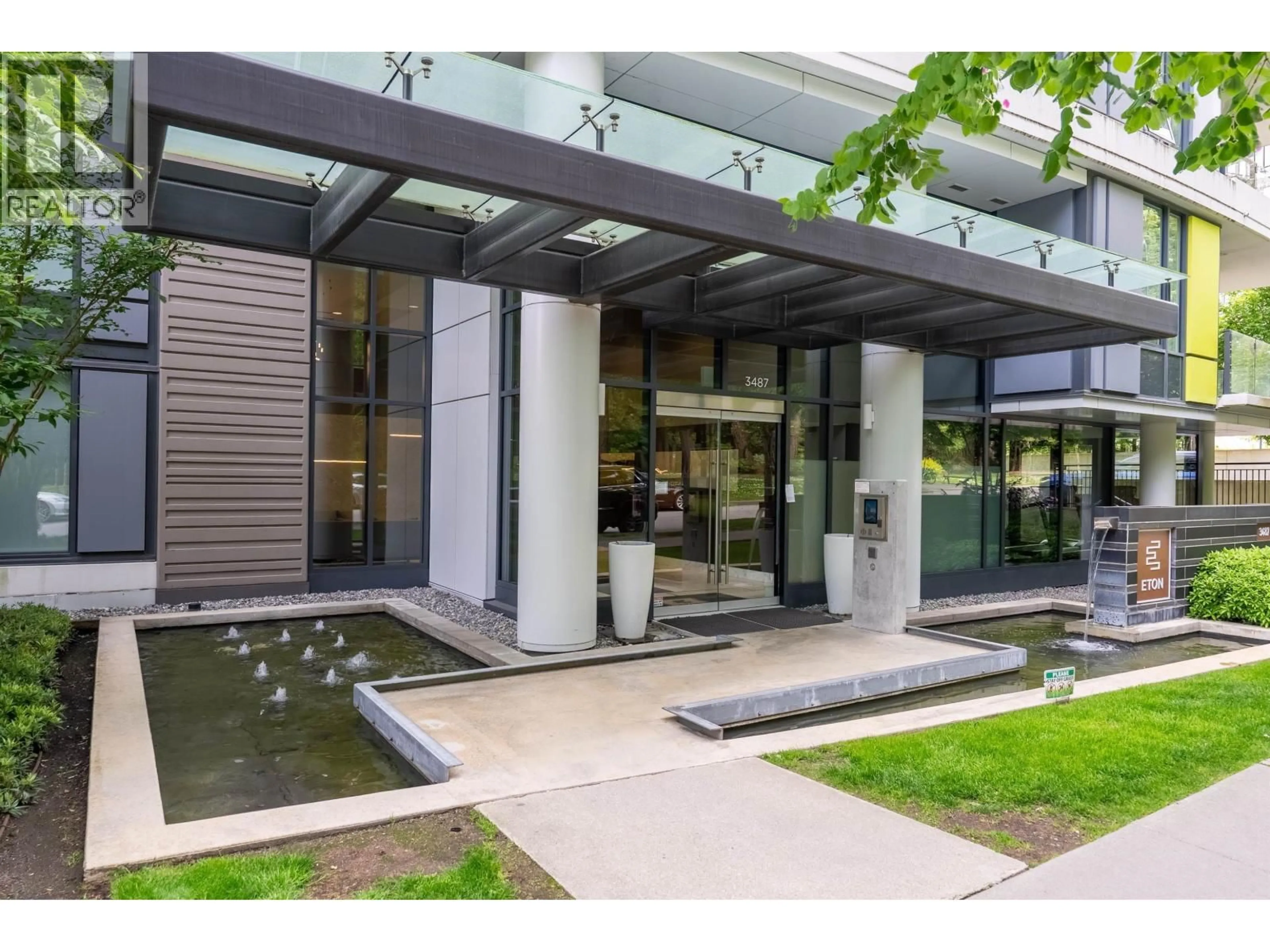 Indoor foyer for 605 - 3487 BINNING ROAD, Vancouver British Columbia V6S0K8