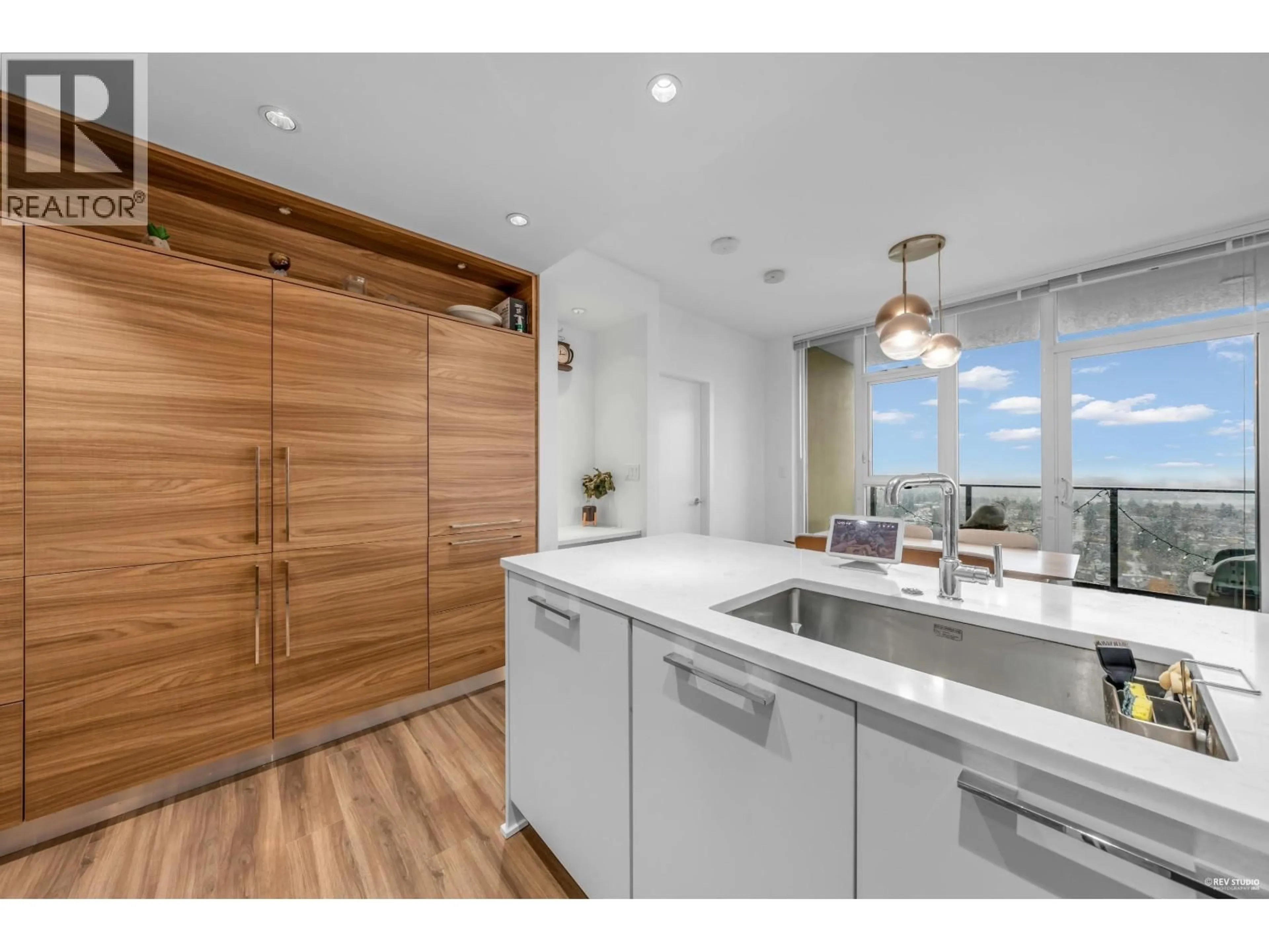 Open concept kitchen, unknown for 2010 - 7303 NOBLE LANE, Burnaby British Columbia V3N0H2