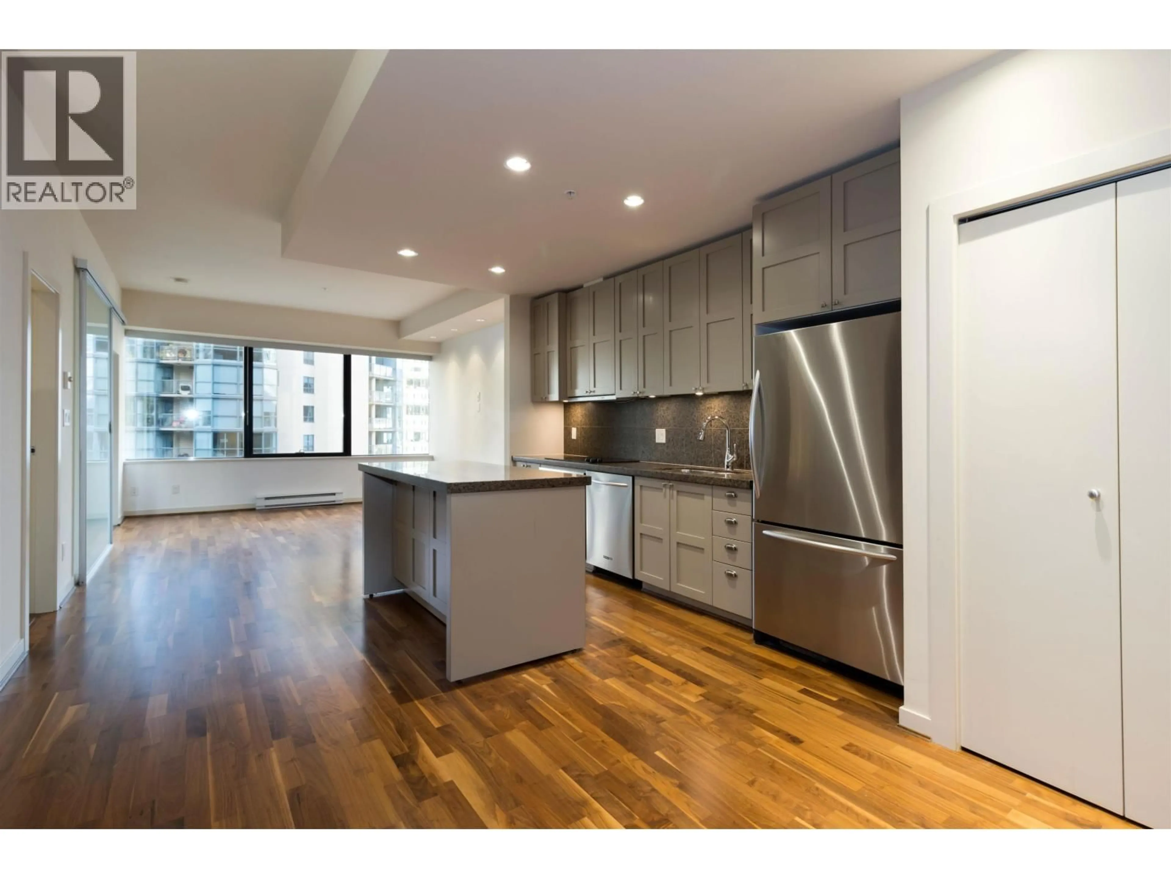 Open concept kitchen, unknown for 615 - 1333 GEORGIA STREET, Vancouver British Columbia V6E4V3