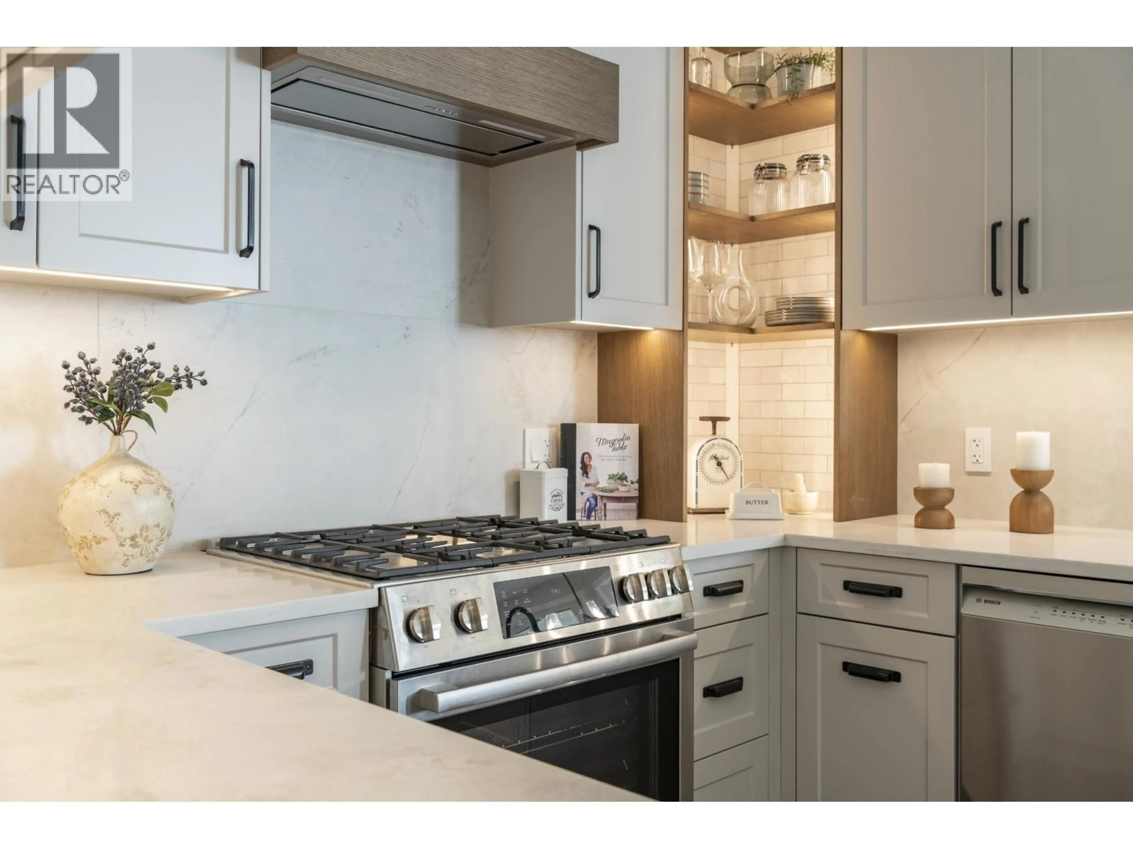 Contemporary kitchen, ceramic/tile floor for 2 - 4569 ARTHUR DRIVE, Delta British Columbia V4K2X4