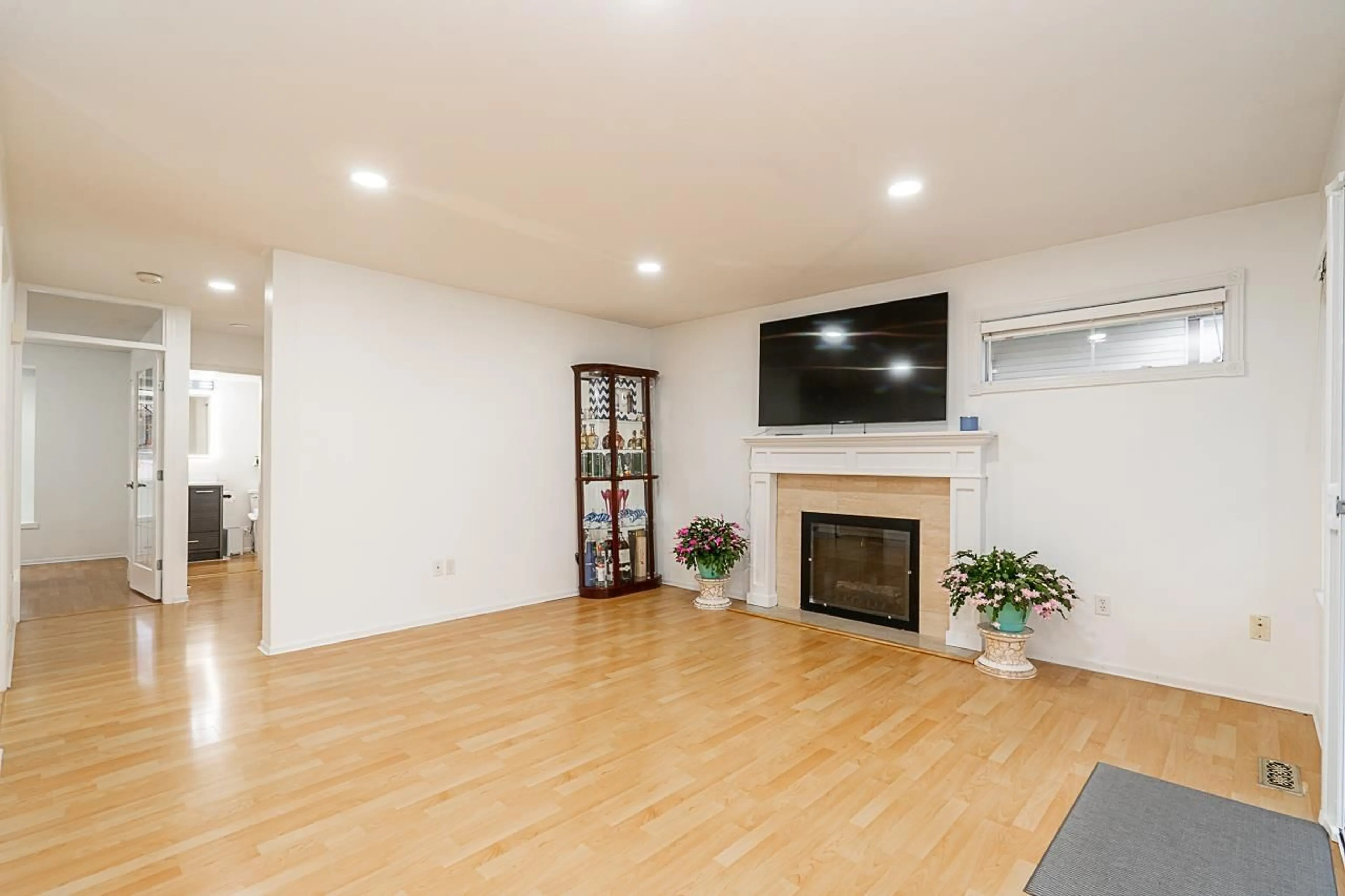 Unknown for 104 - 10538 153, Surrey British Columbia V3R0G6