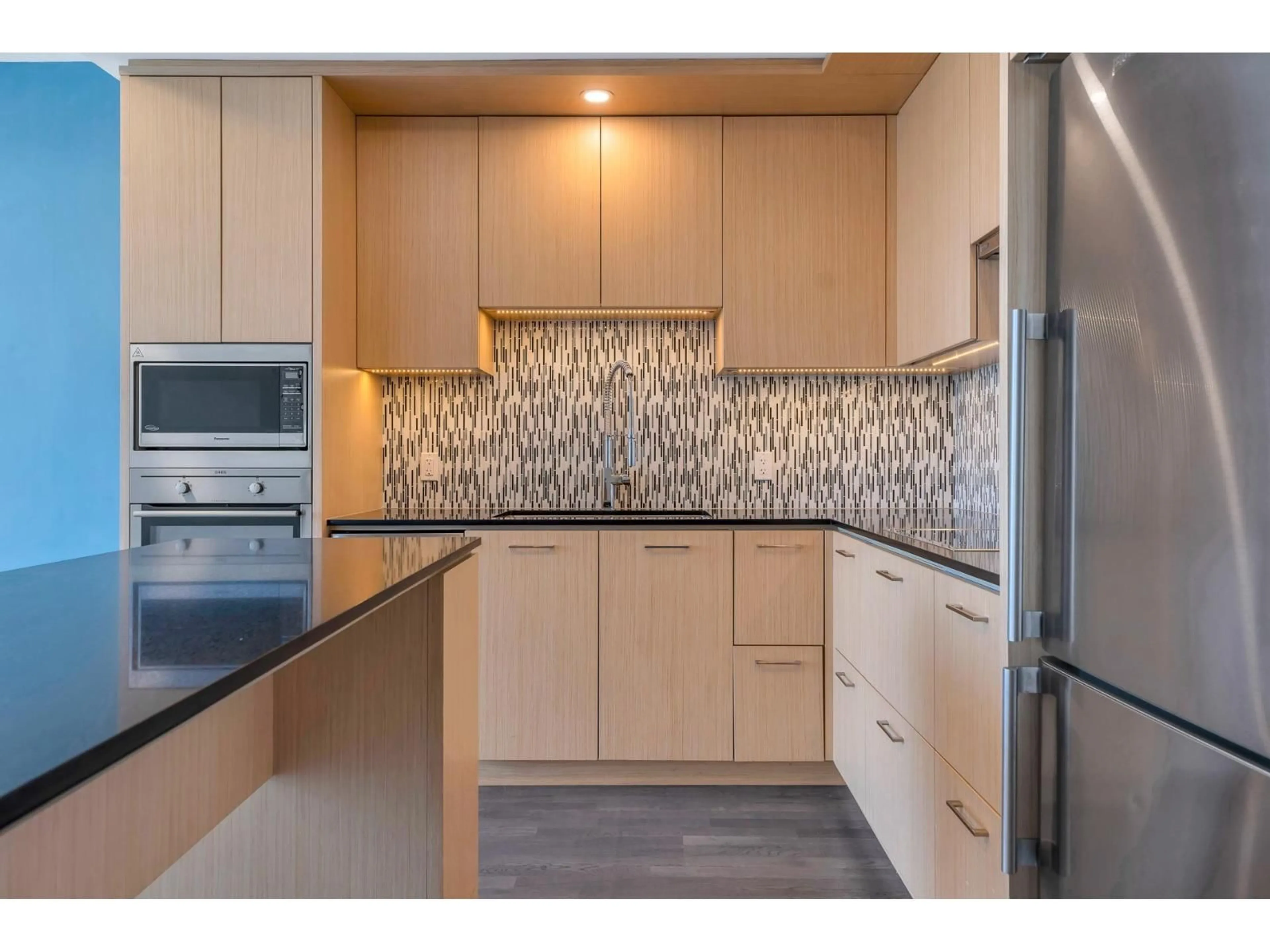 Unknown for 1607 - 13495 CENTRAL, Surrey British Columbia V3T0K2