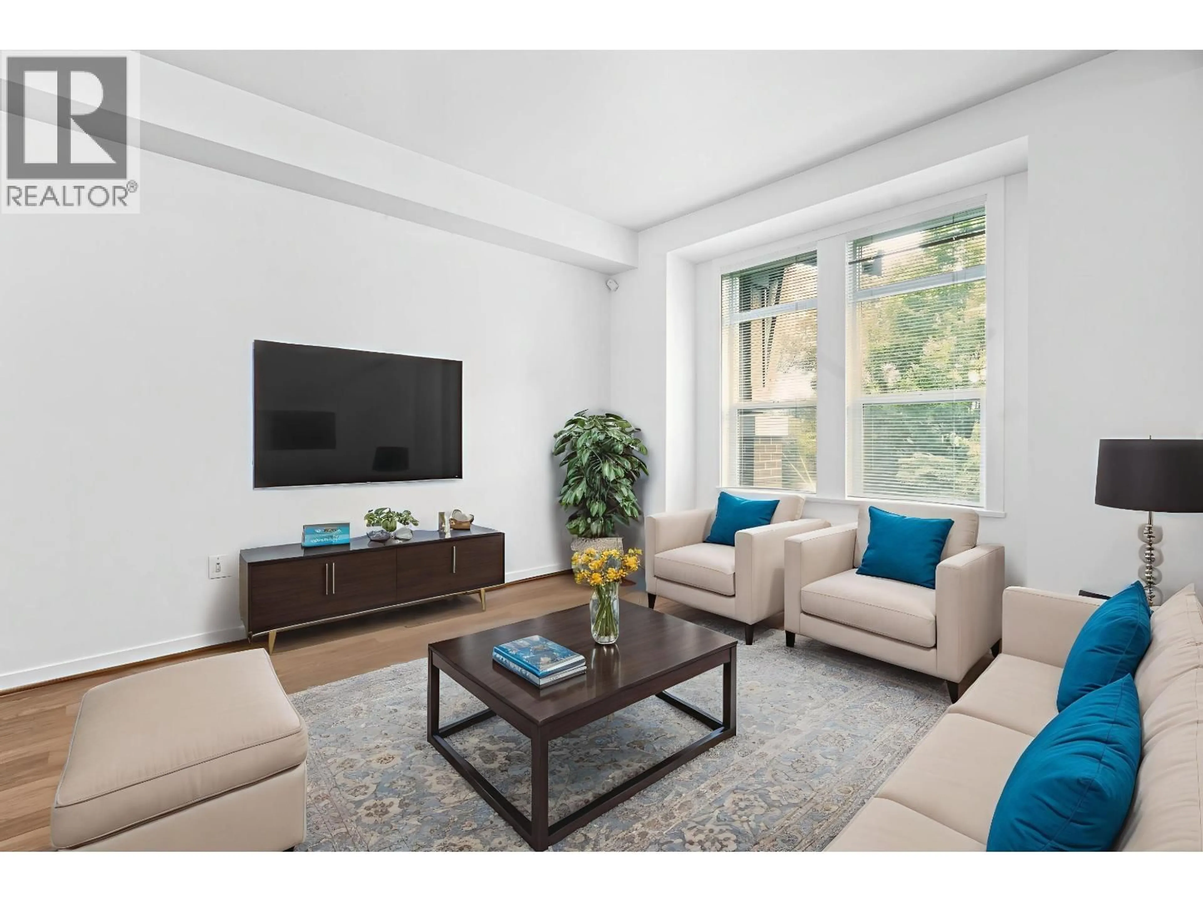 Living room with furniture, unknown for 6 - 5881 IRMIN STREET, Burnaby British Columbia V5J0C5