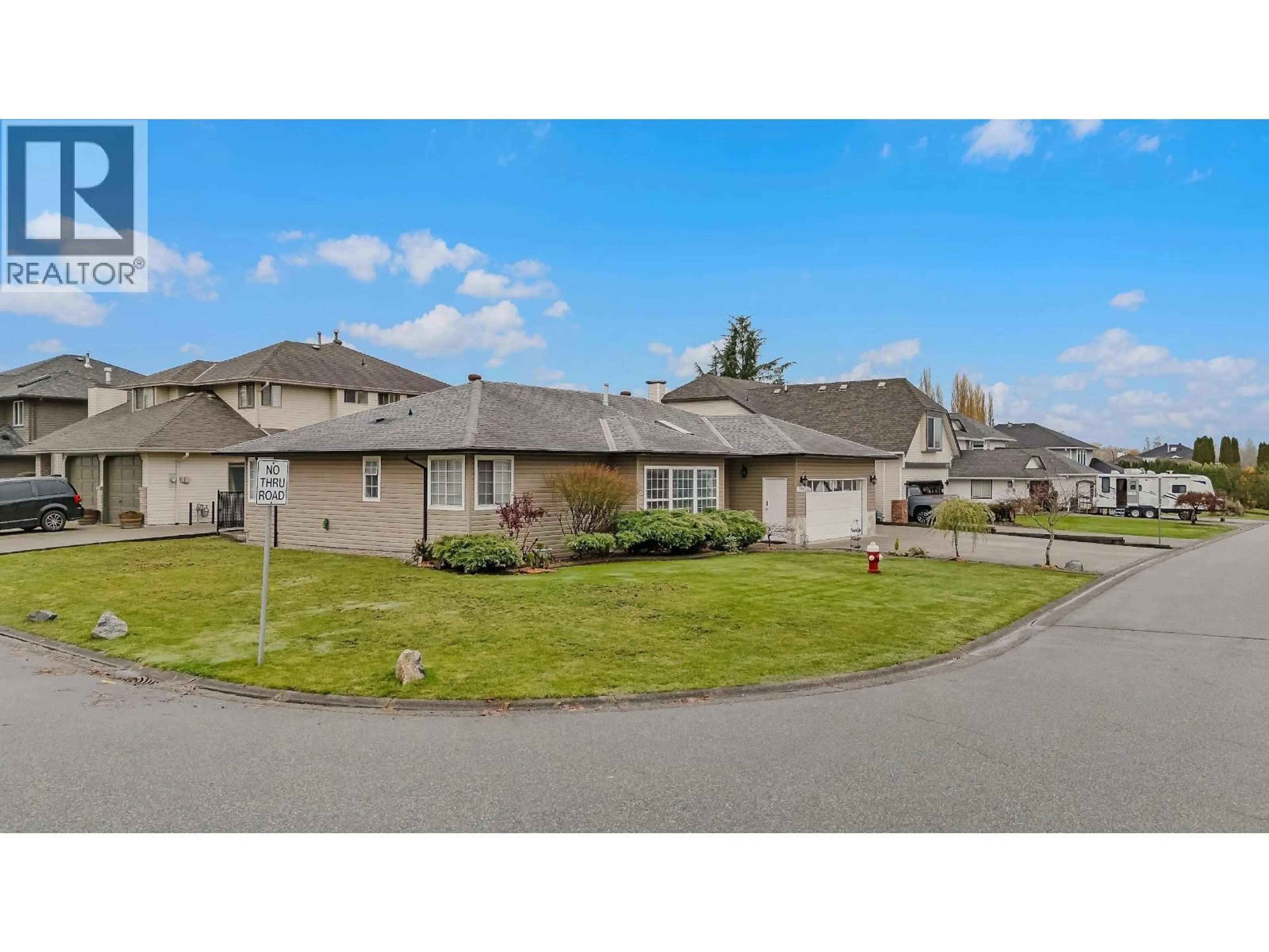 A pic from outside/outdoor area/front of a property/back of a property/a pic from drone, street for 12545 220A STREET, Maple Ridge British Columbia V2X0V6