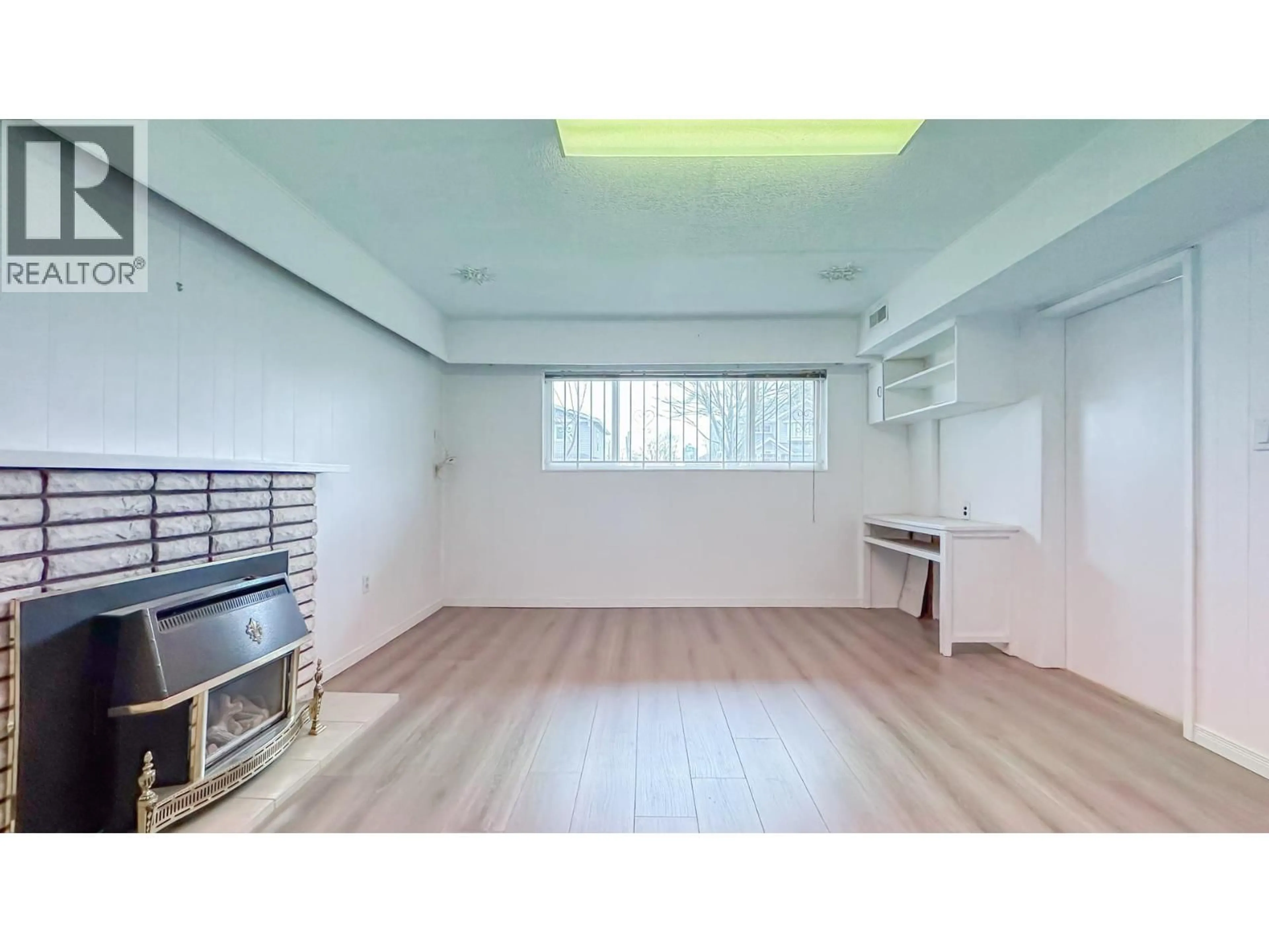 A pic of a room for 4207 UNION STREET, Burnaby British Columbia V5C2X3