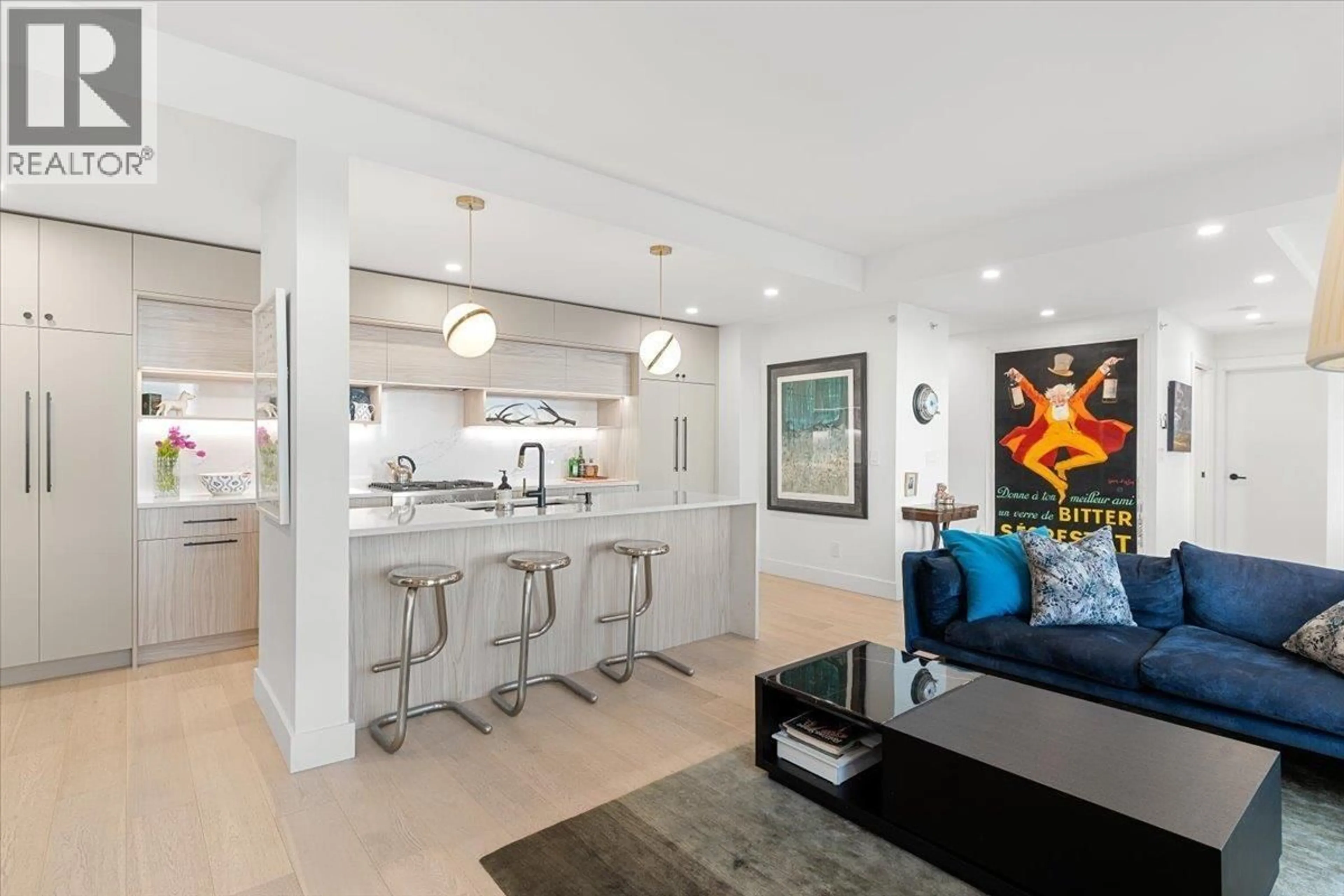 Open concept kitchen, ceramic/tile floor for 3001 - 969 RICHARDS STREET, Vancouver British Columbia V6B1A8