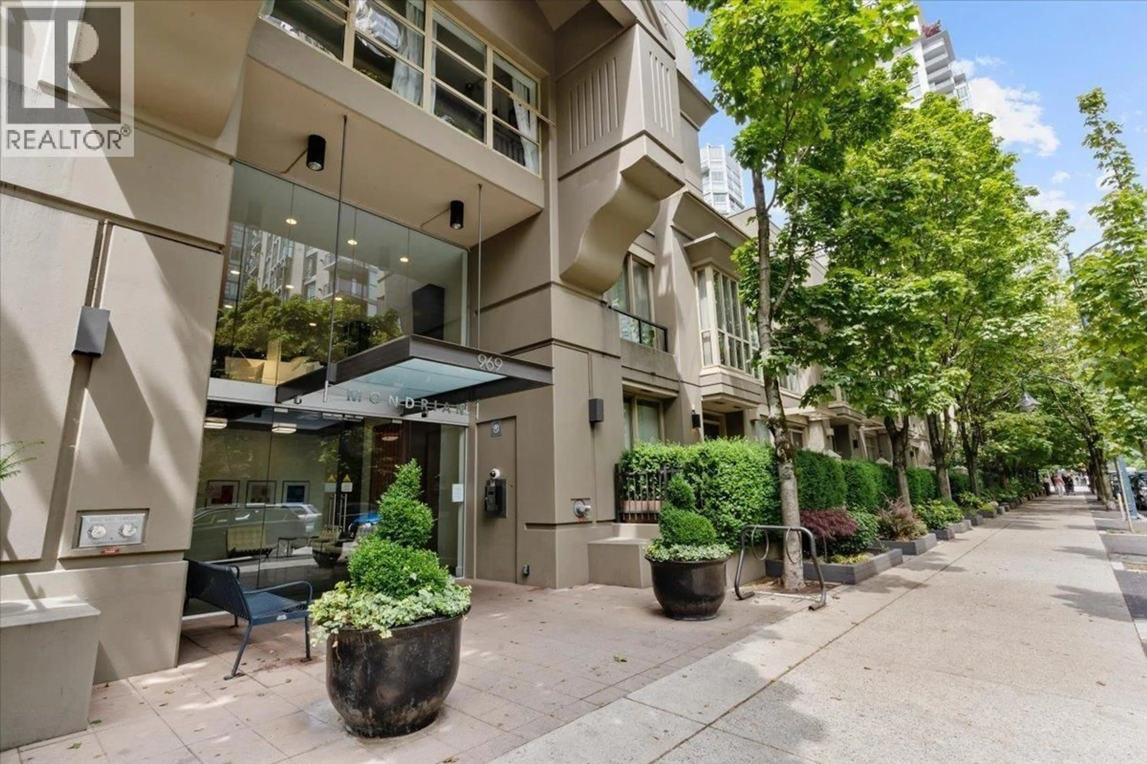 Patio, street for 3001 - 969 RICHARDS STREET, Vancouver British Columbia V6B1A8