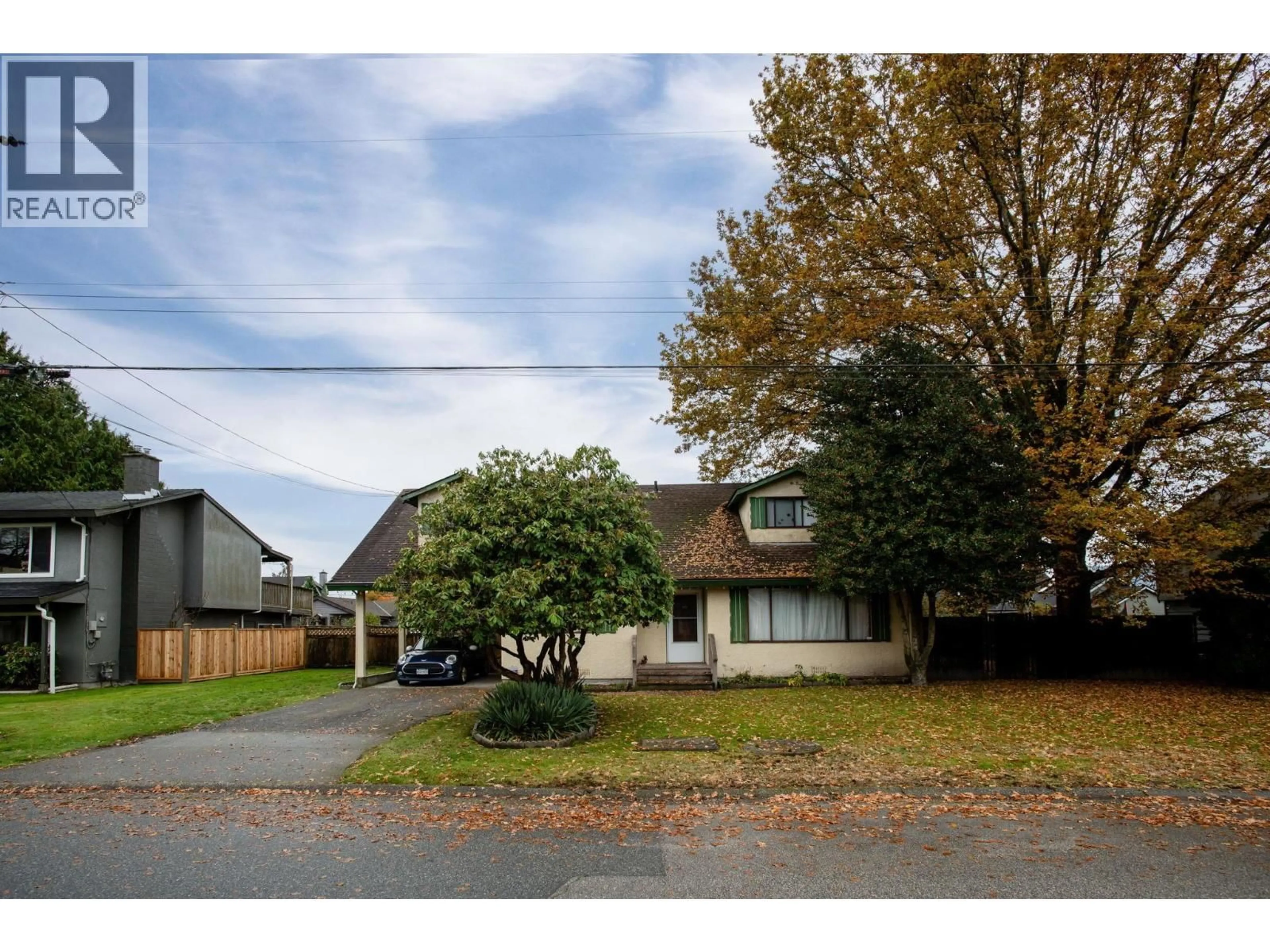 A pic from outside/outdoor area/front of a property/back of a property/a pic from drone, street for 4457 46B STREET, Ladner British Columbia V4K2M8