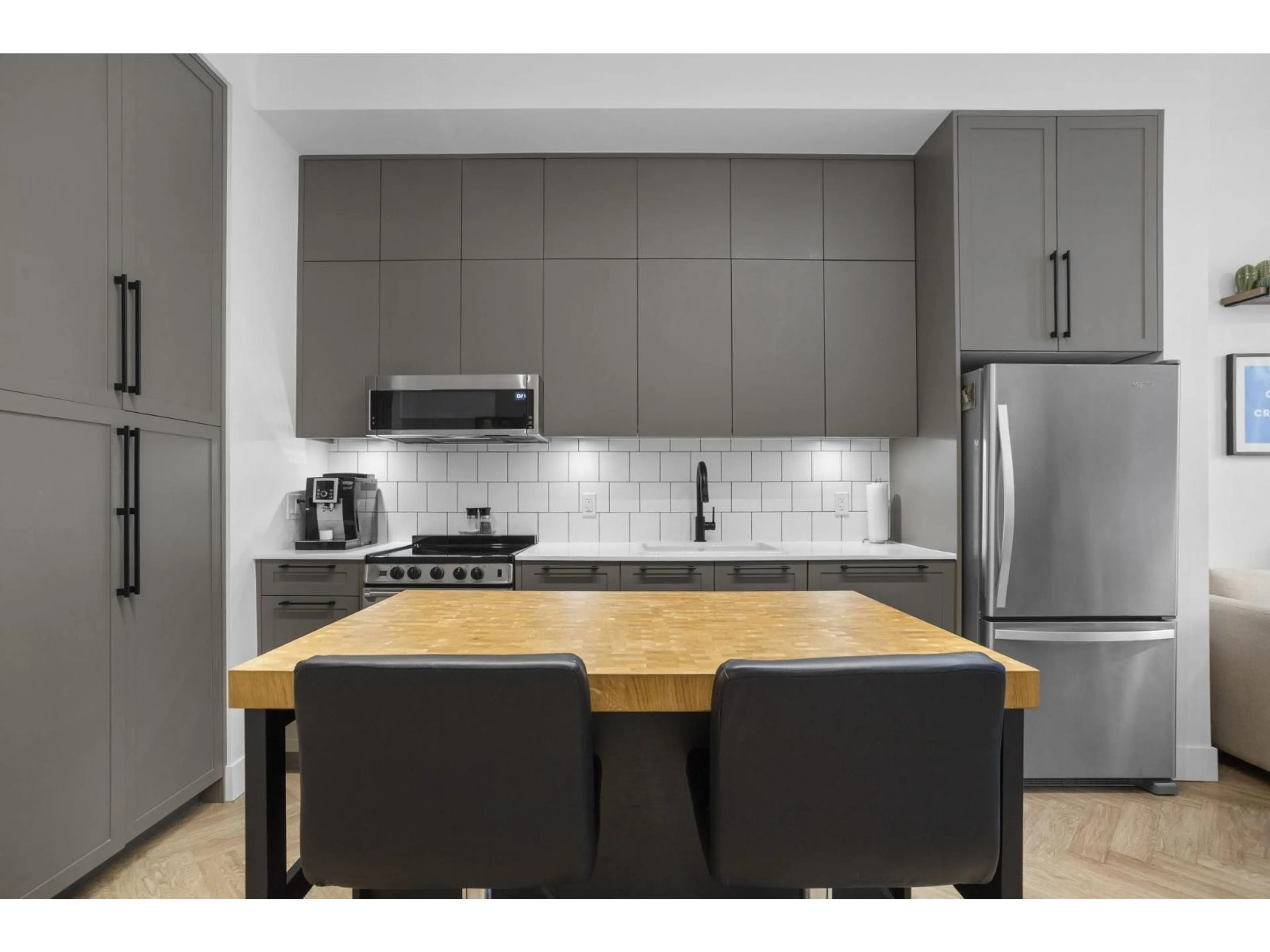 Unknown for 409 - 13929 105 BLVD, Surrey British Columbia V3T0R5