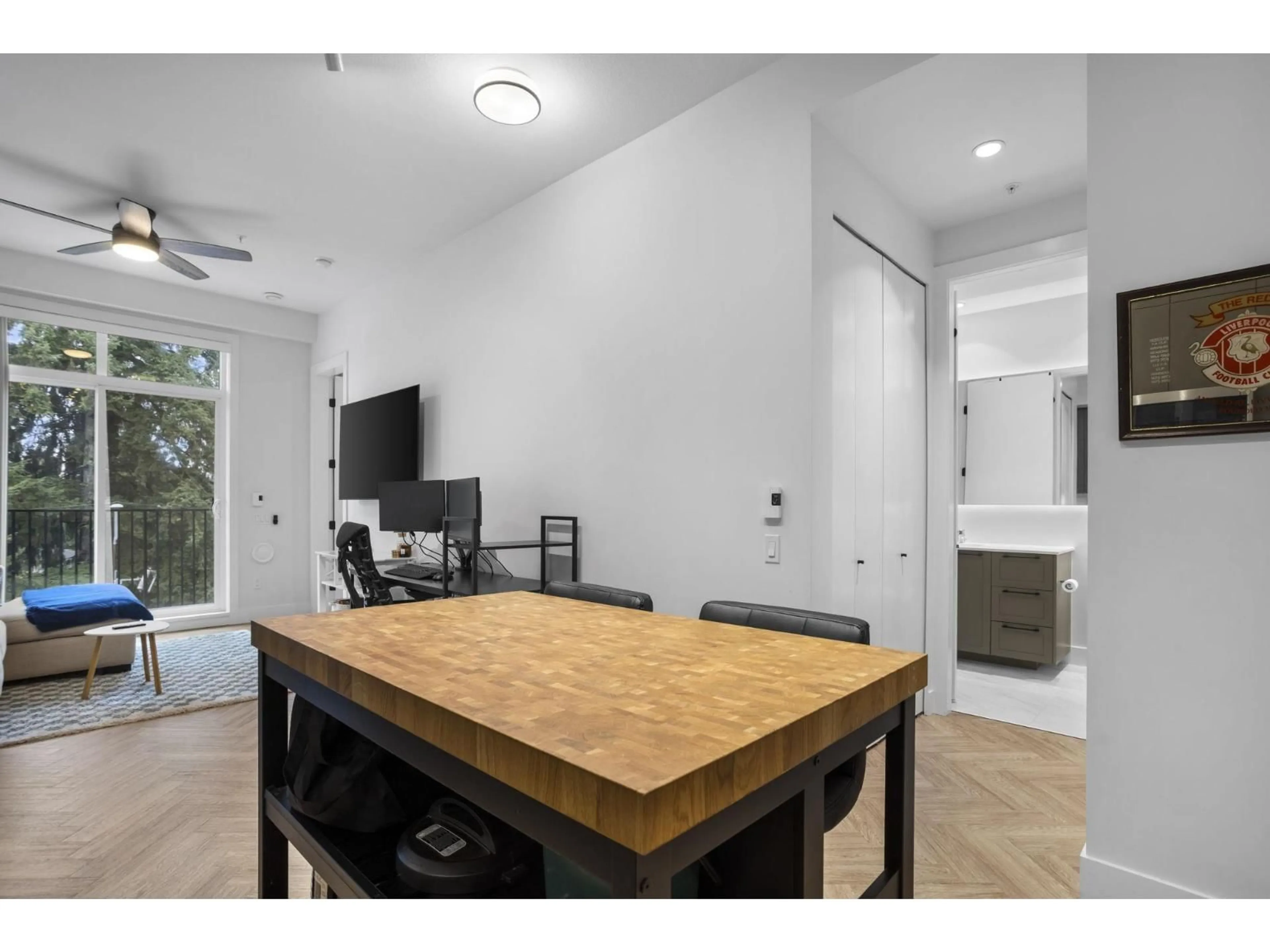 Unknown for 409 - 13929 105 BLVD, Surrey British Columbia V3T0R5