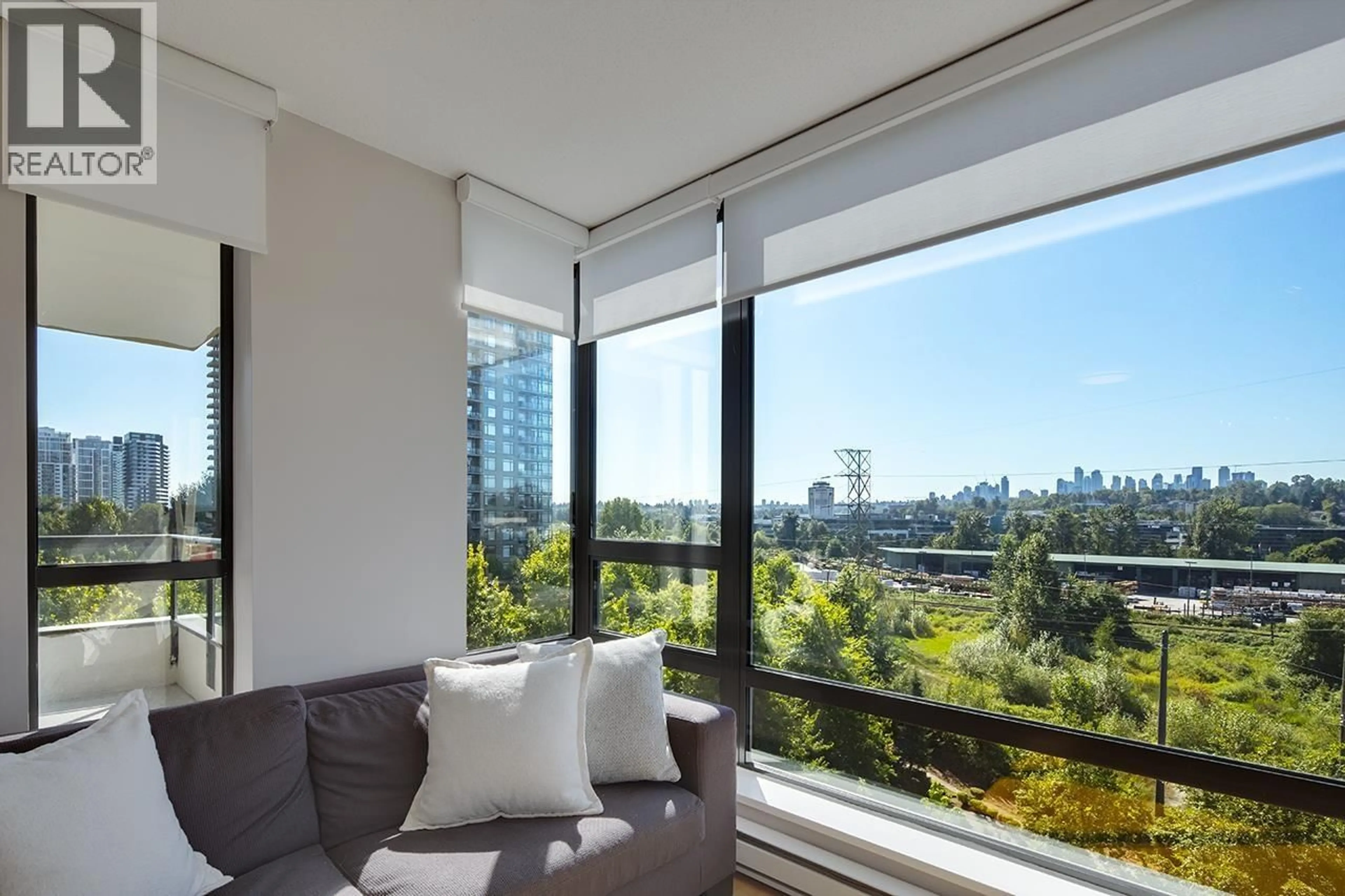 Unknown for 806 - 4178 DAWSON STREET, Burnaby British Columbia V5C0A1