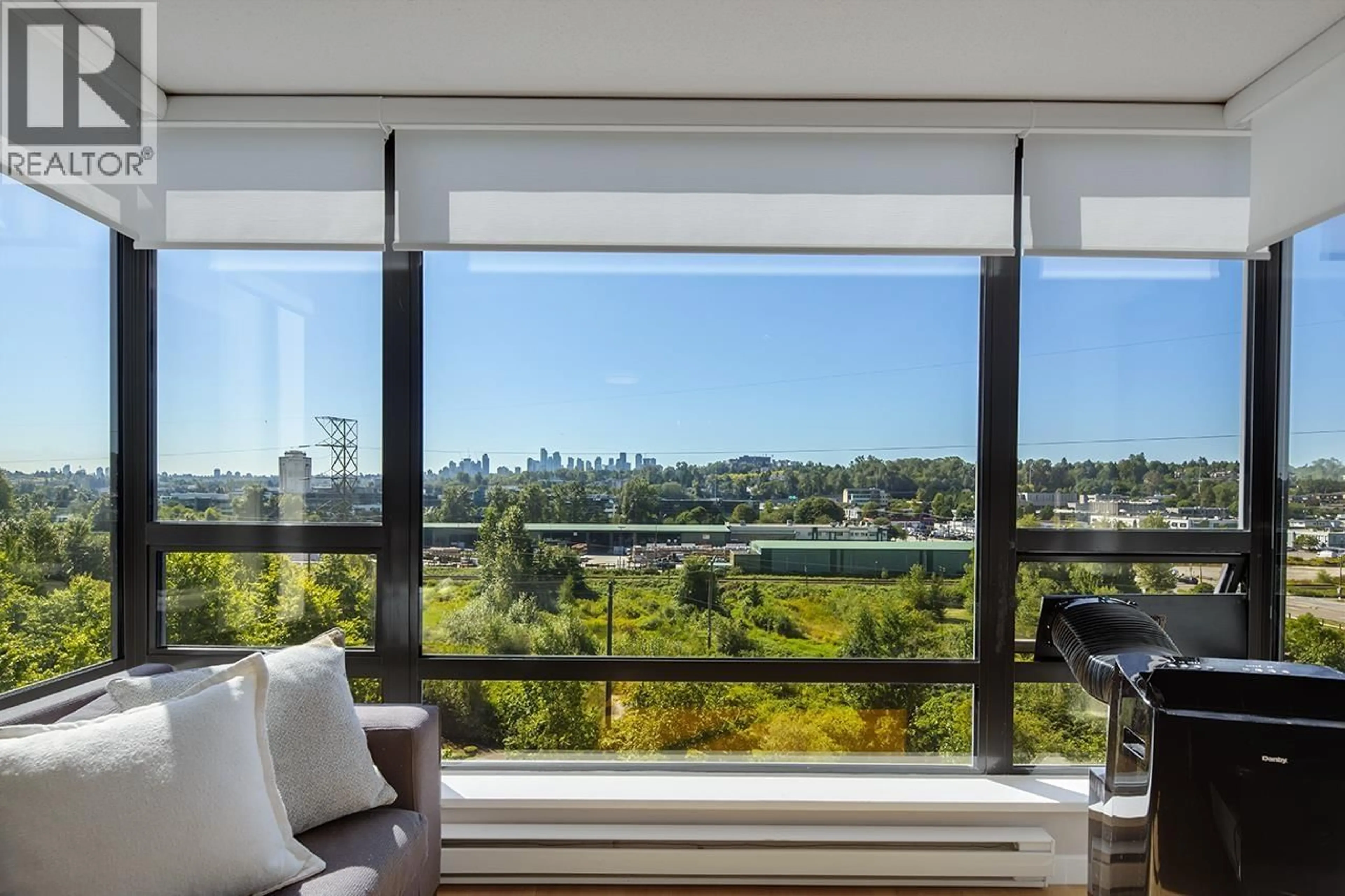 Unknown for 806 - 4178 DAWSON STREET, Burnaby British Columbia V5C0A1