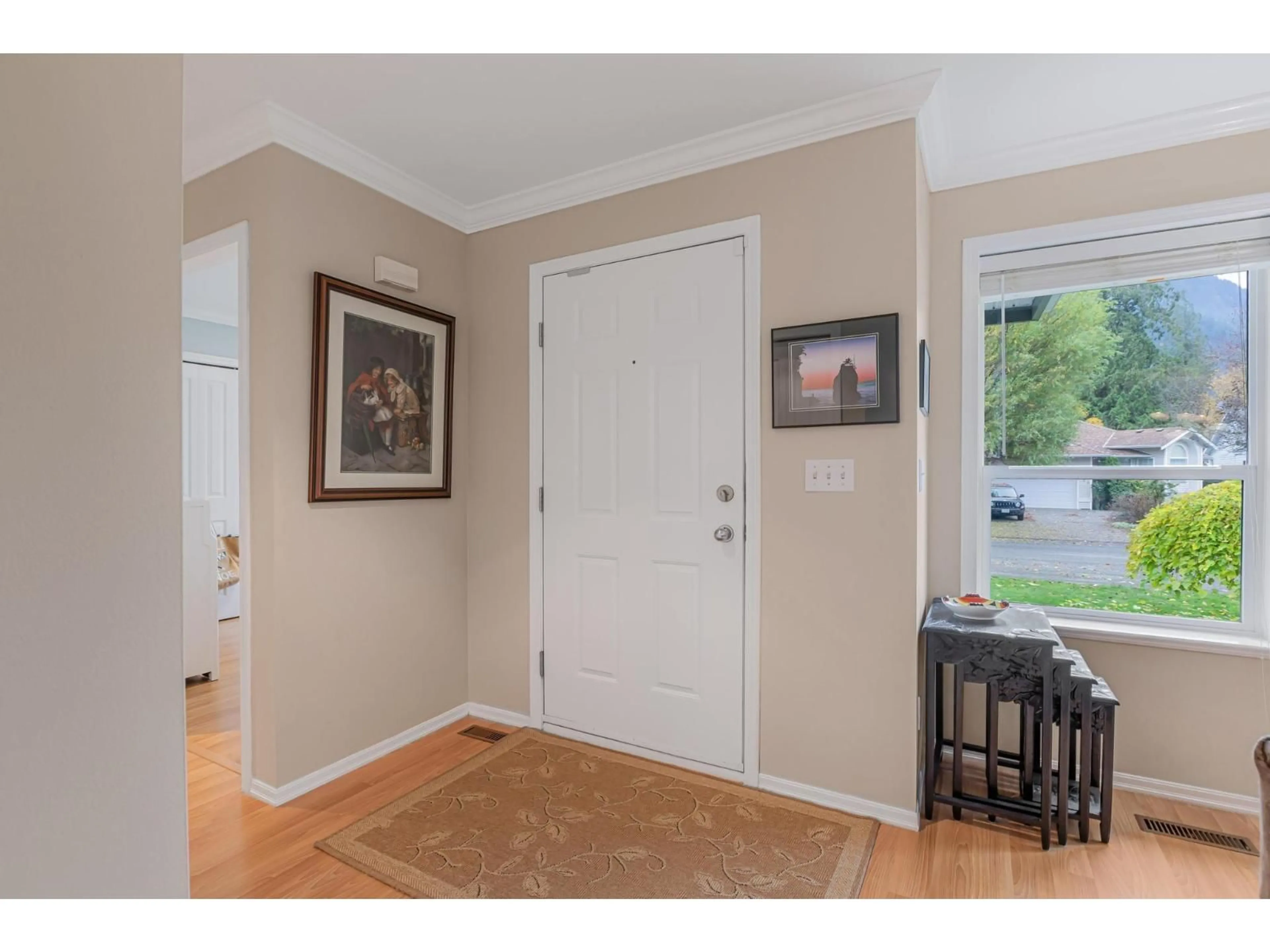 Indoor entryway for 318 MIAMI RIVER DRIVE, Harrison Hot Springs British Columbia V0M1K0