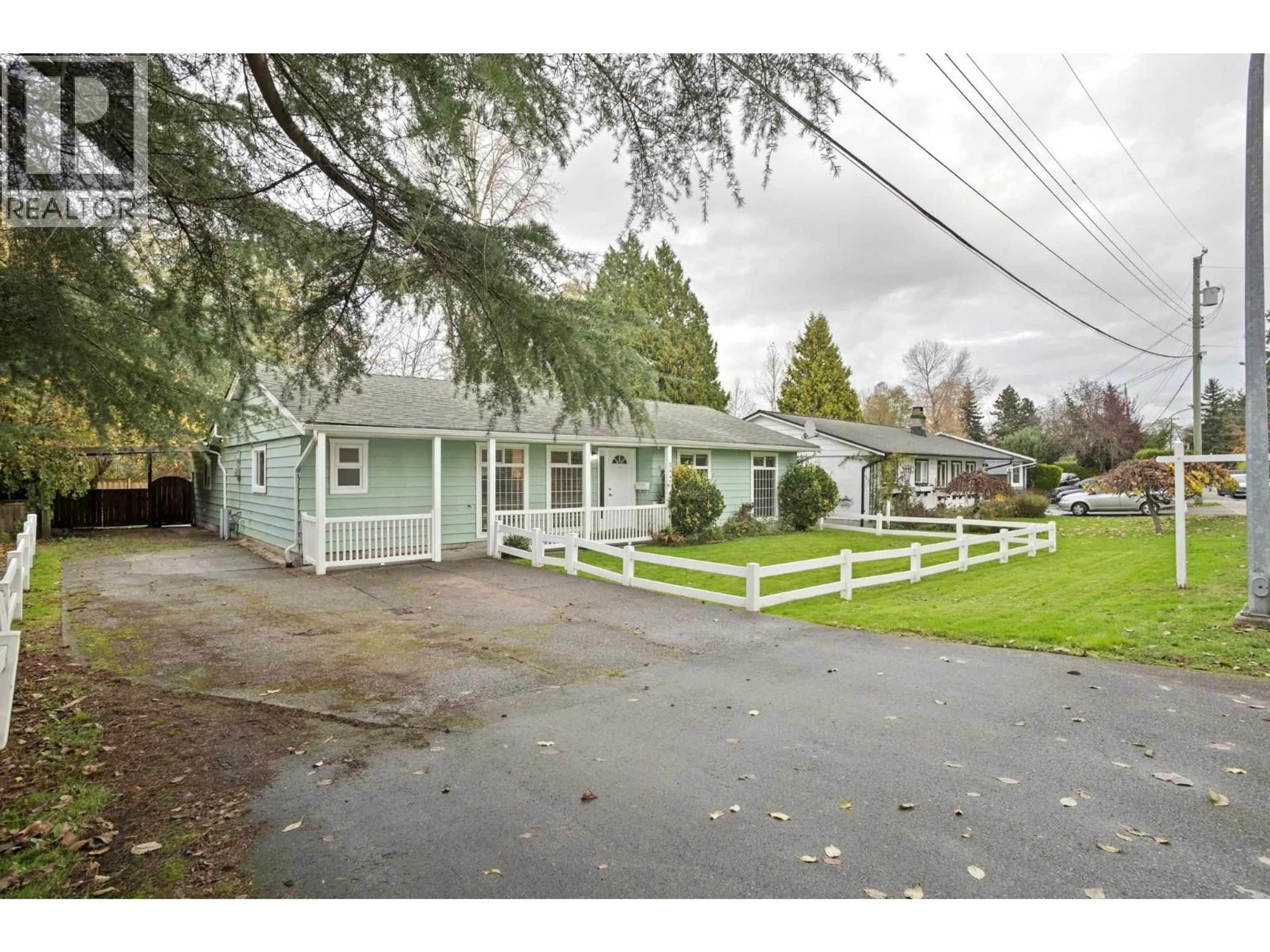 A pic from outside/outdoor area/front of a property/back of a property/a pic from drone, street for 5447 RIVER ROAD, Delta British Columbia V4K1S8