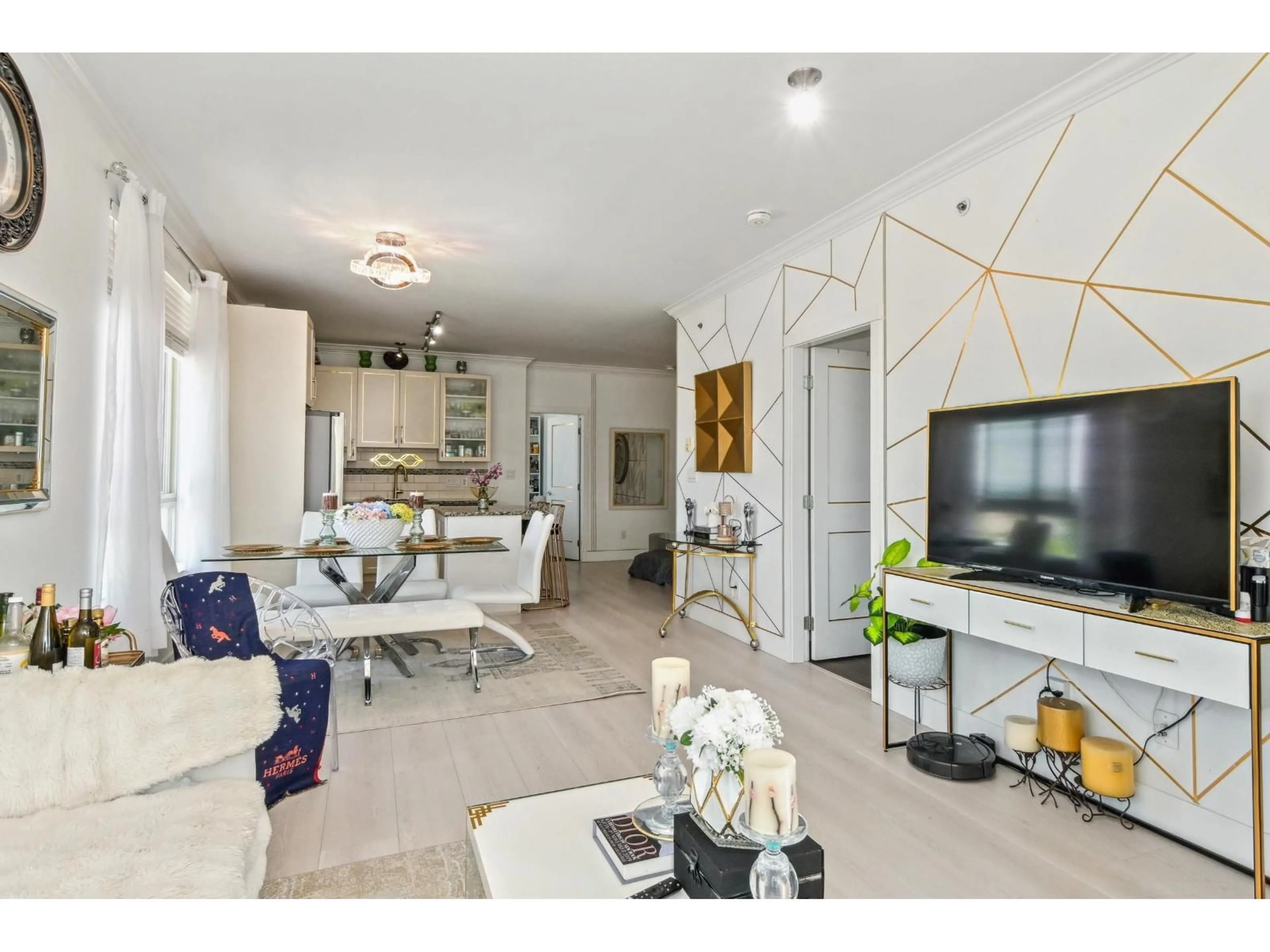 Living room with furniture, unknown for 403 - 20861 83 AVENUE, Langley British Columbia V2Y0M8