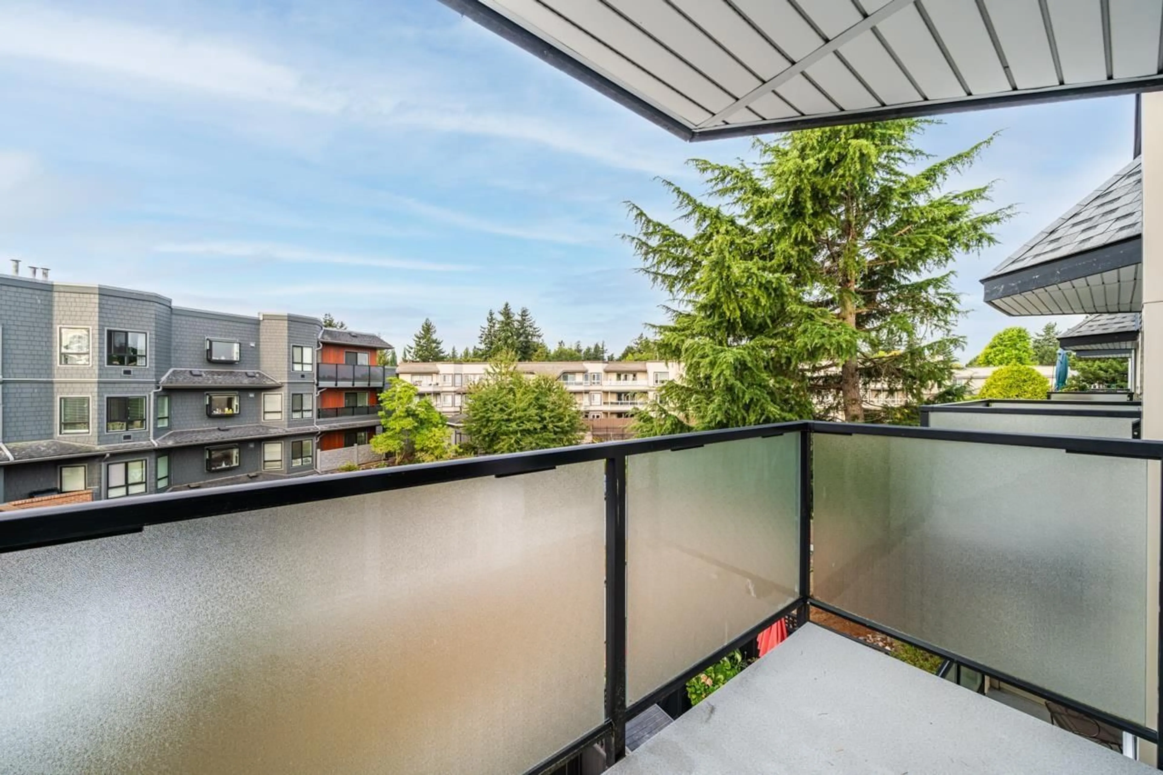 Balcony in the apartment, water/lake/river/ocean view for 315 - 1850 SOUTHMERE, Surrey British Columbia V4A6Y6