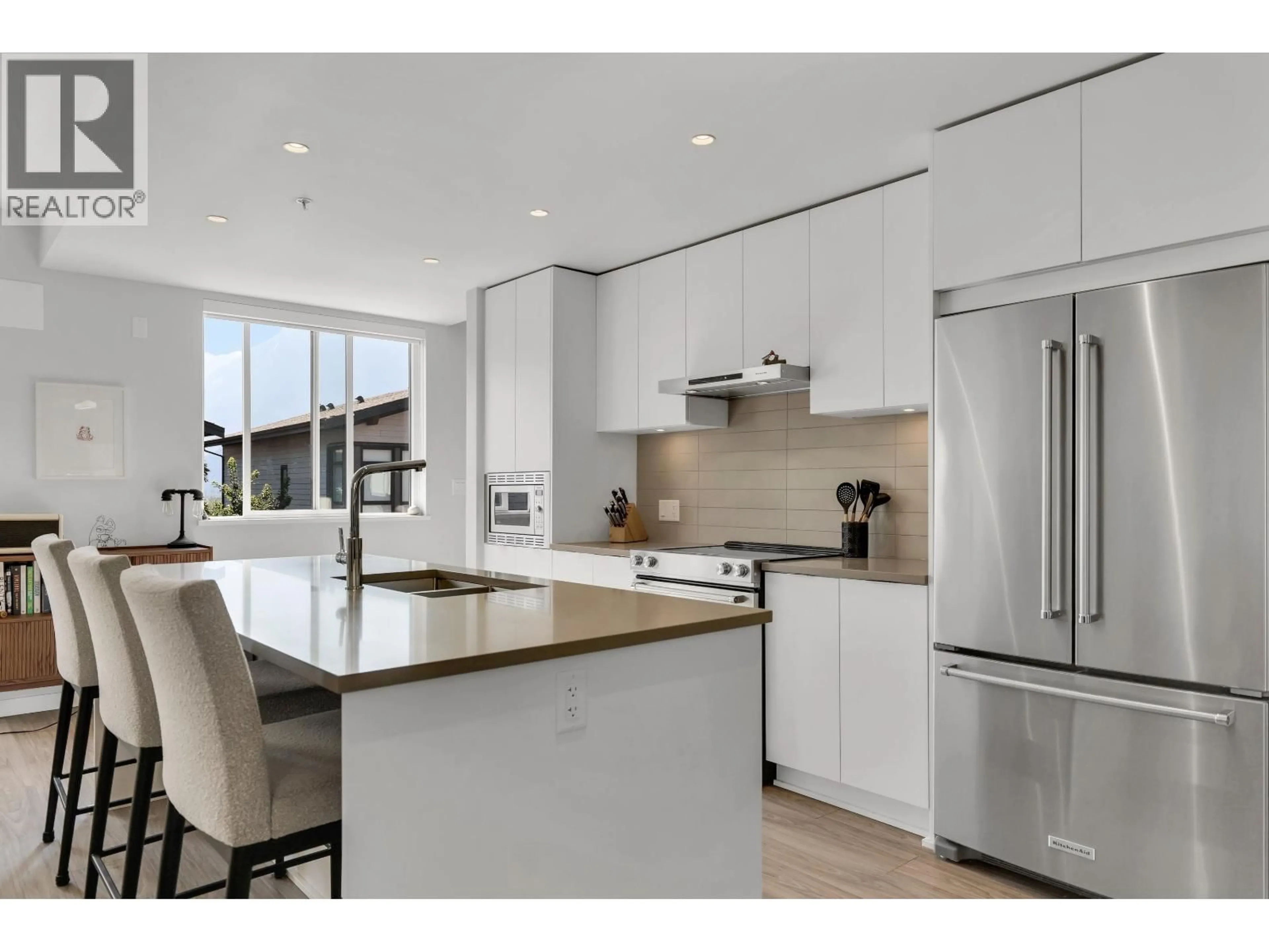 Open concept kitchen, unknown for 41224 HIGHLINE PLACE, Squamish British Columbia V8B1C2