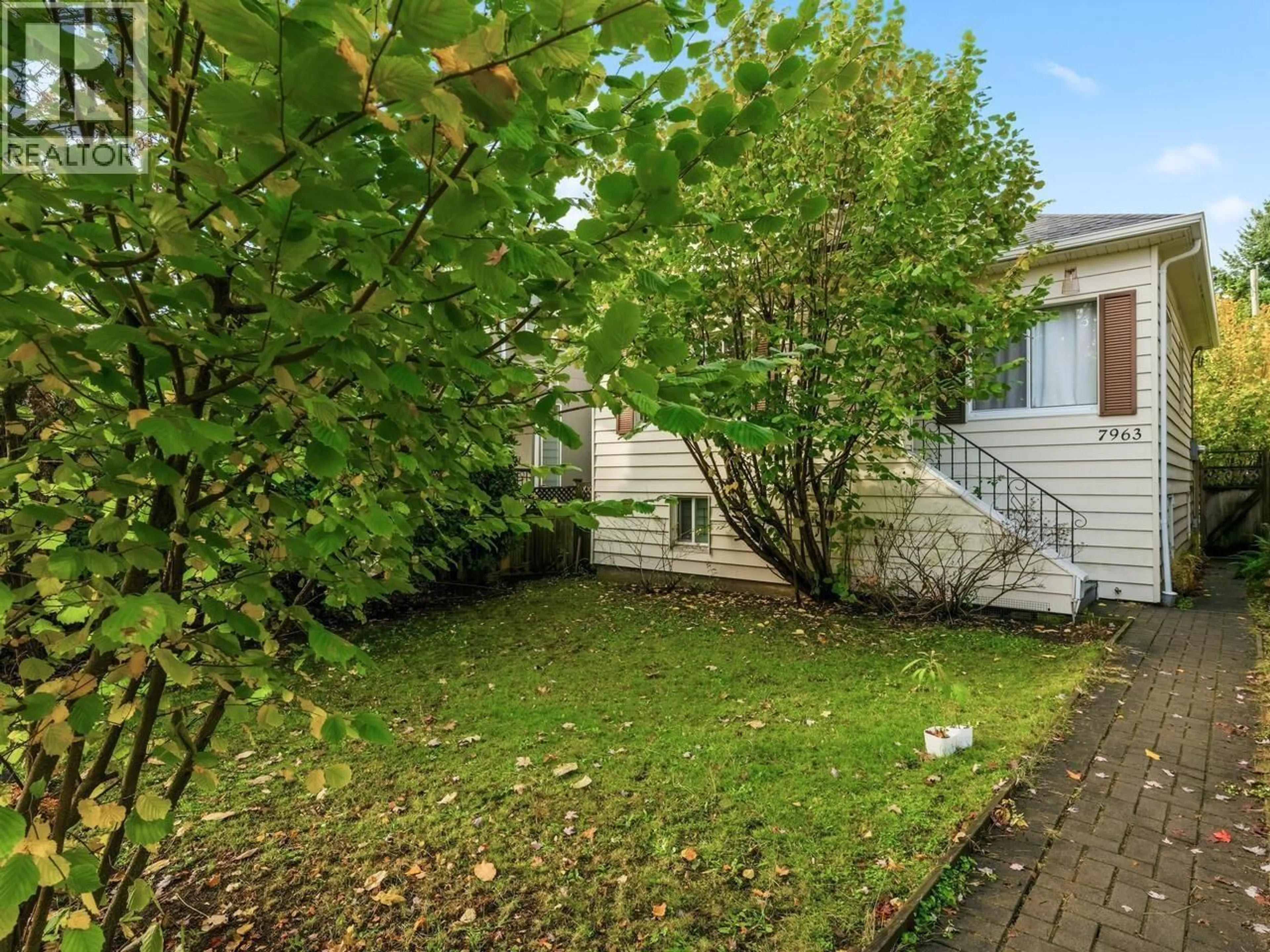 A pic from outside/outdoor area/front of a property/back of a property/a pic from drone, street for 7963 MONTCALM STREET, Vancouver British Columbia V6P4P2