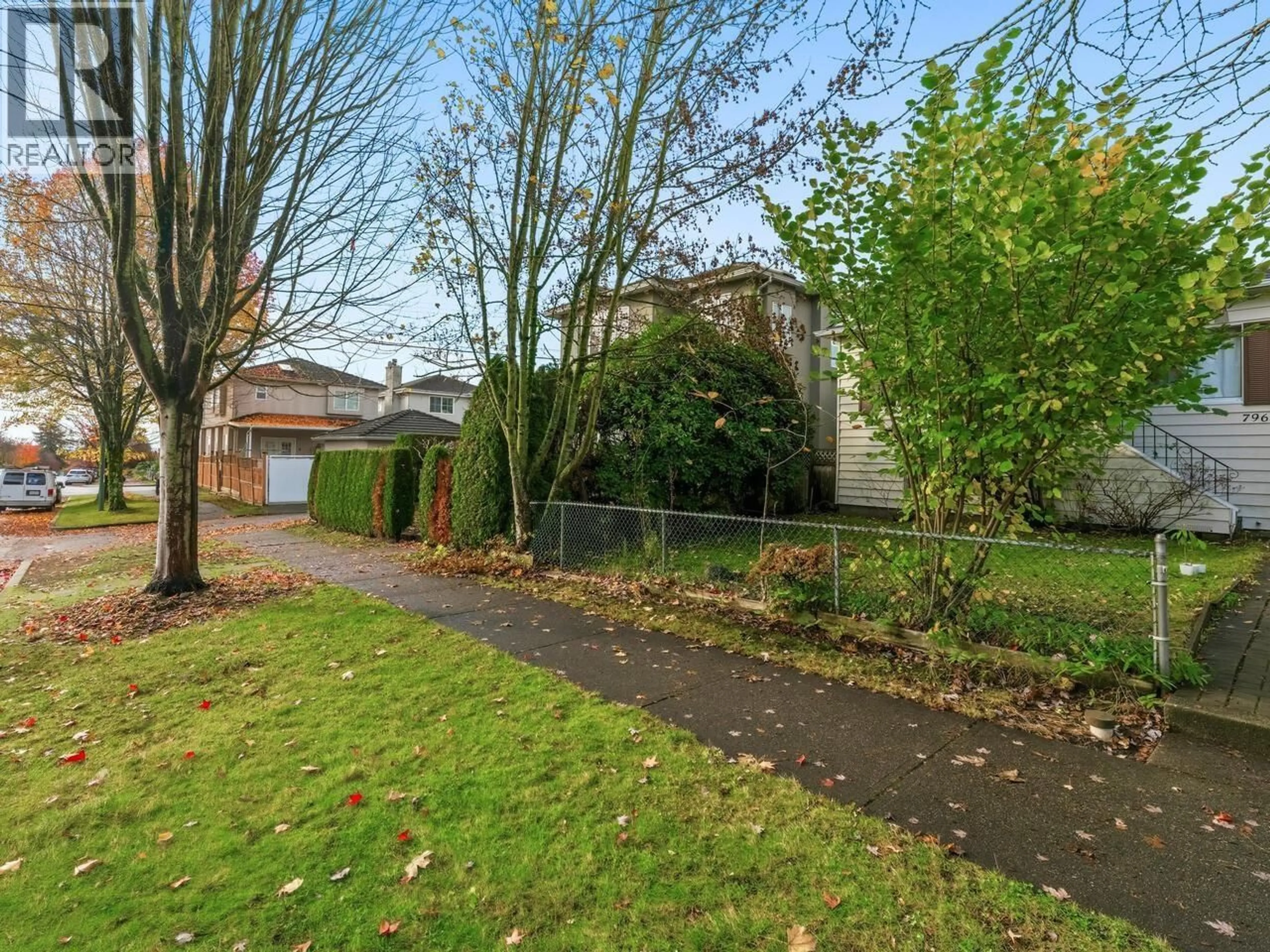 A pic from outside/outdoor area/front of a property/back of a property/a pic from drone, street for 7963 MONTCALM STREET, Vancouver British Columbia V6P4P2