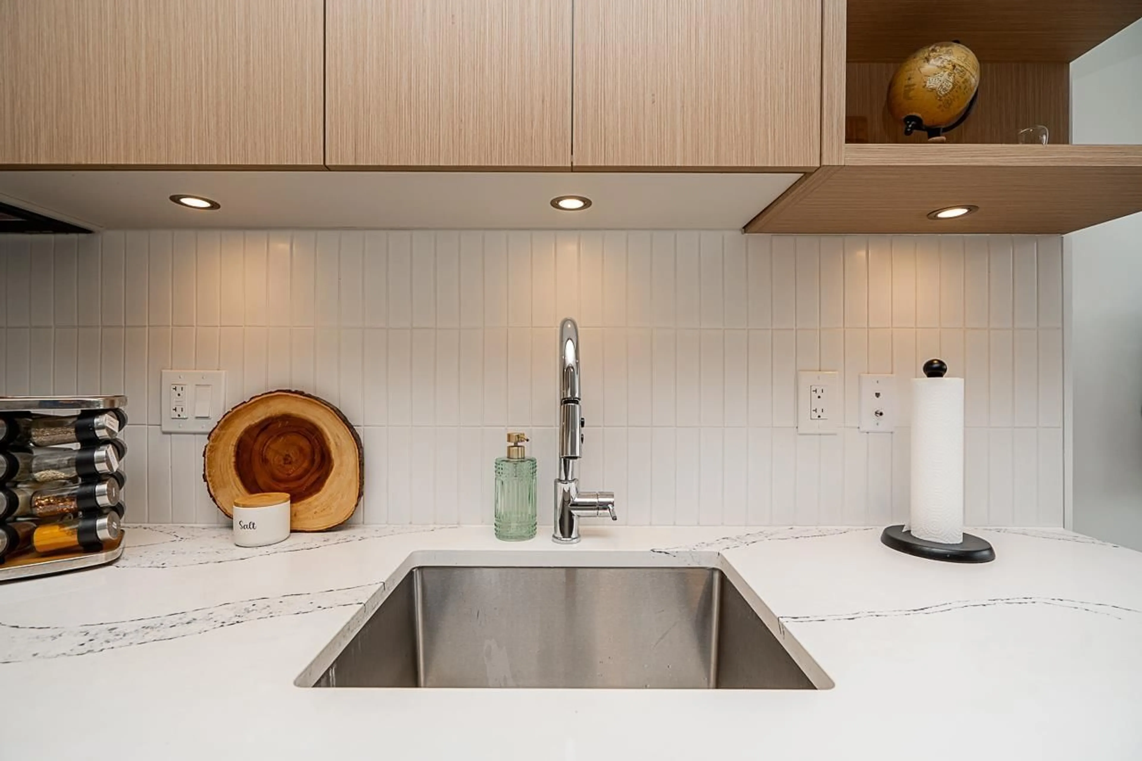 Contemporary kitchen, ceramic/tile floor for 304 - 10777 138, Surrey British Columbia V3T0T5