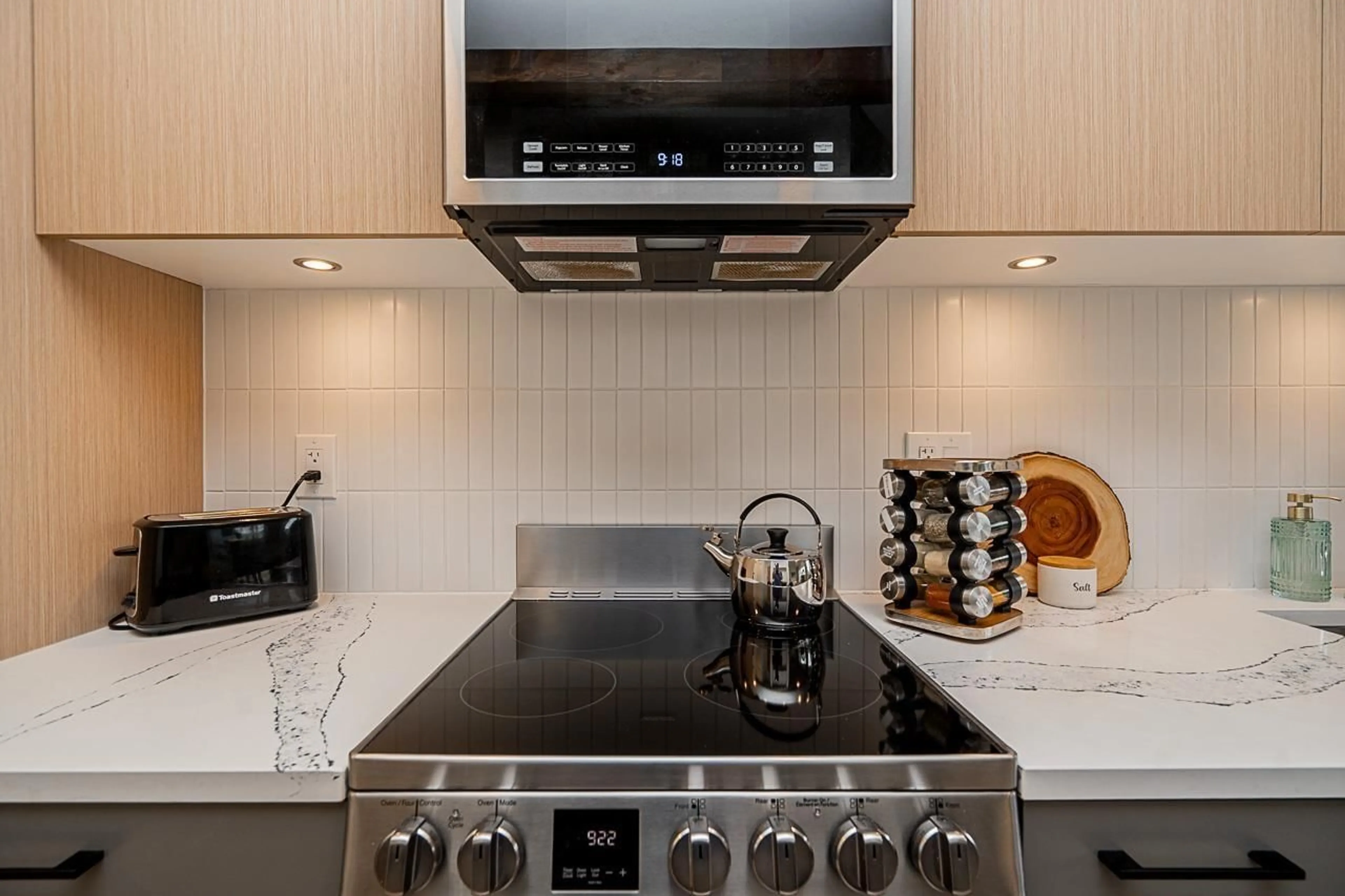 Contemporary kitchen, ceramic/tile floor for 304 - 10777 138, Surrey British Columbia V3T0T5