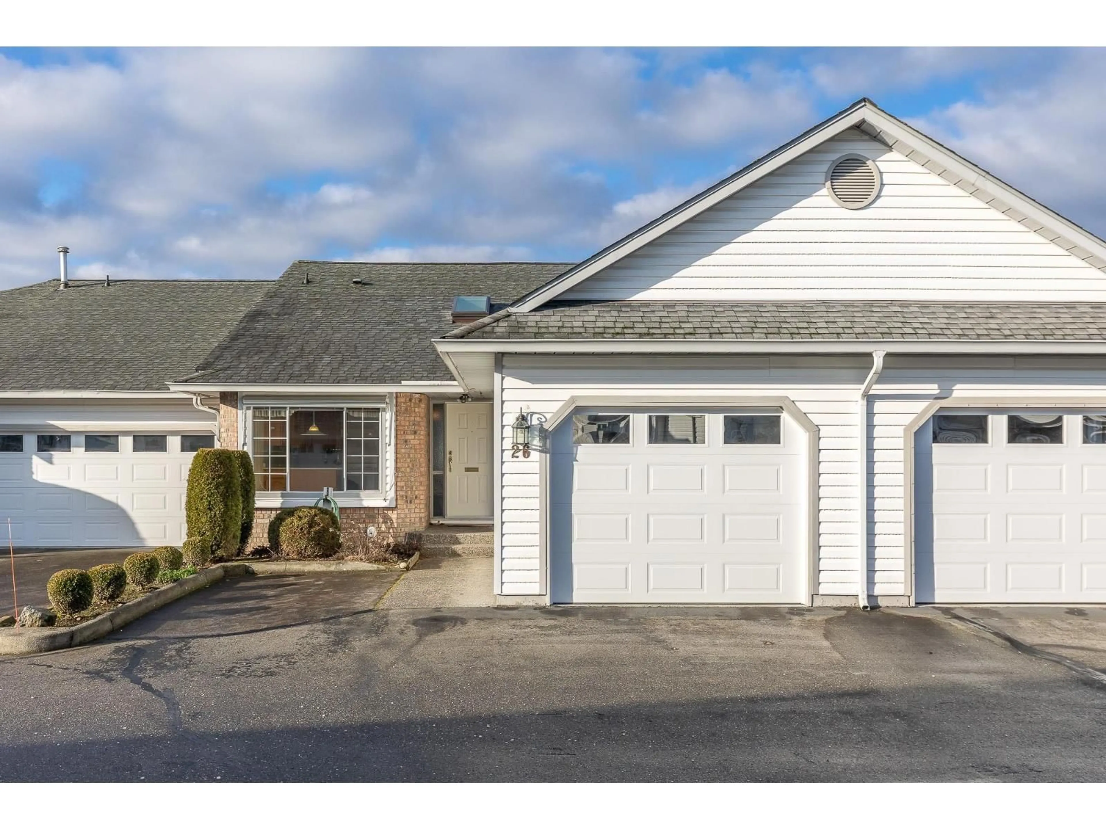 Indoor garage for 26 - 33922 KING, Abbotsford British Columbia V2S7N1